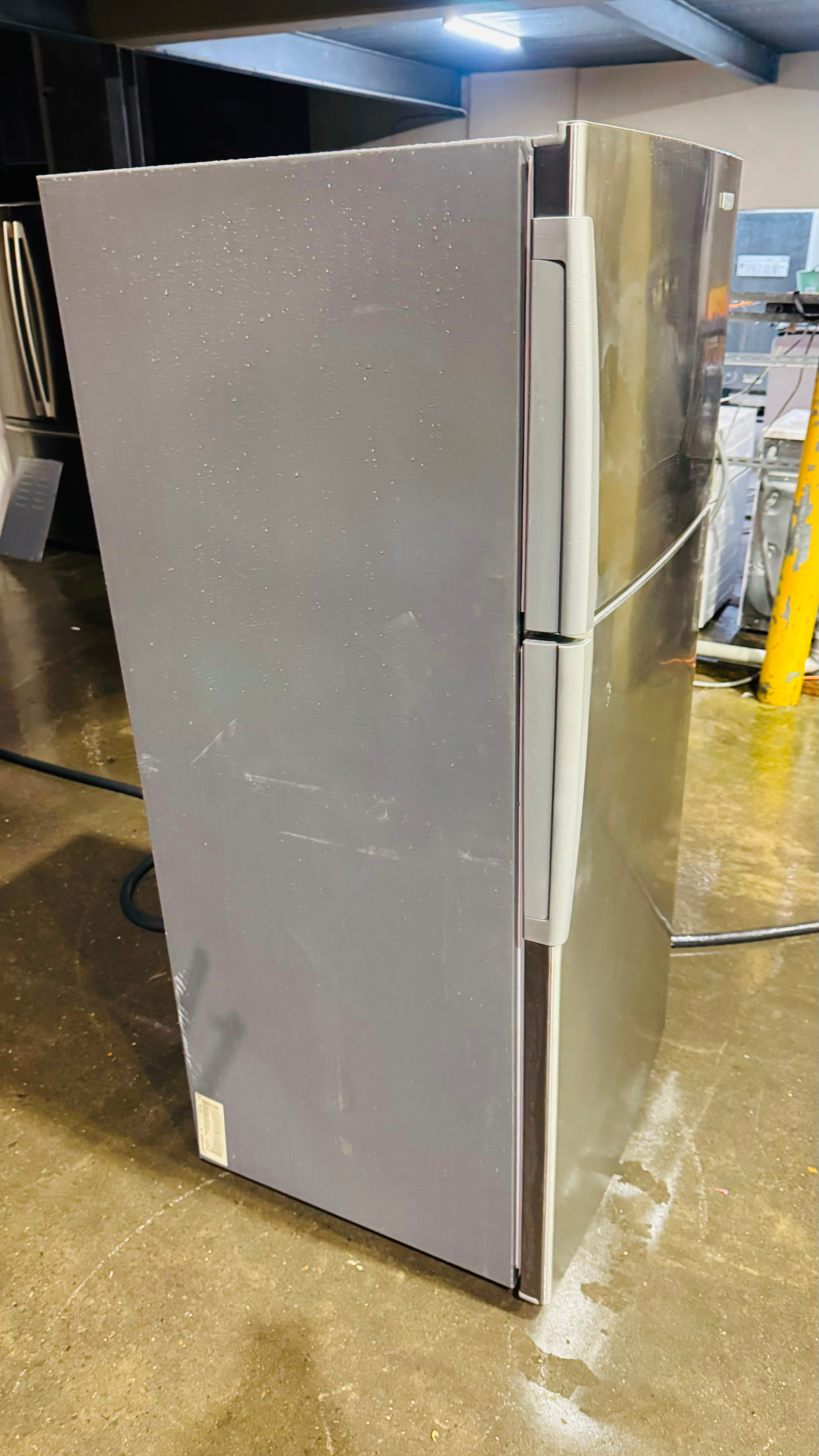 WESTINGHOUSE 420 LITRES FRIDGE FREEZER
