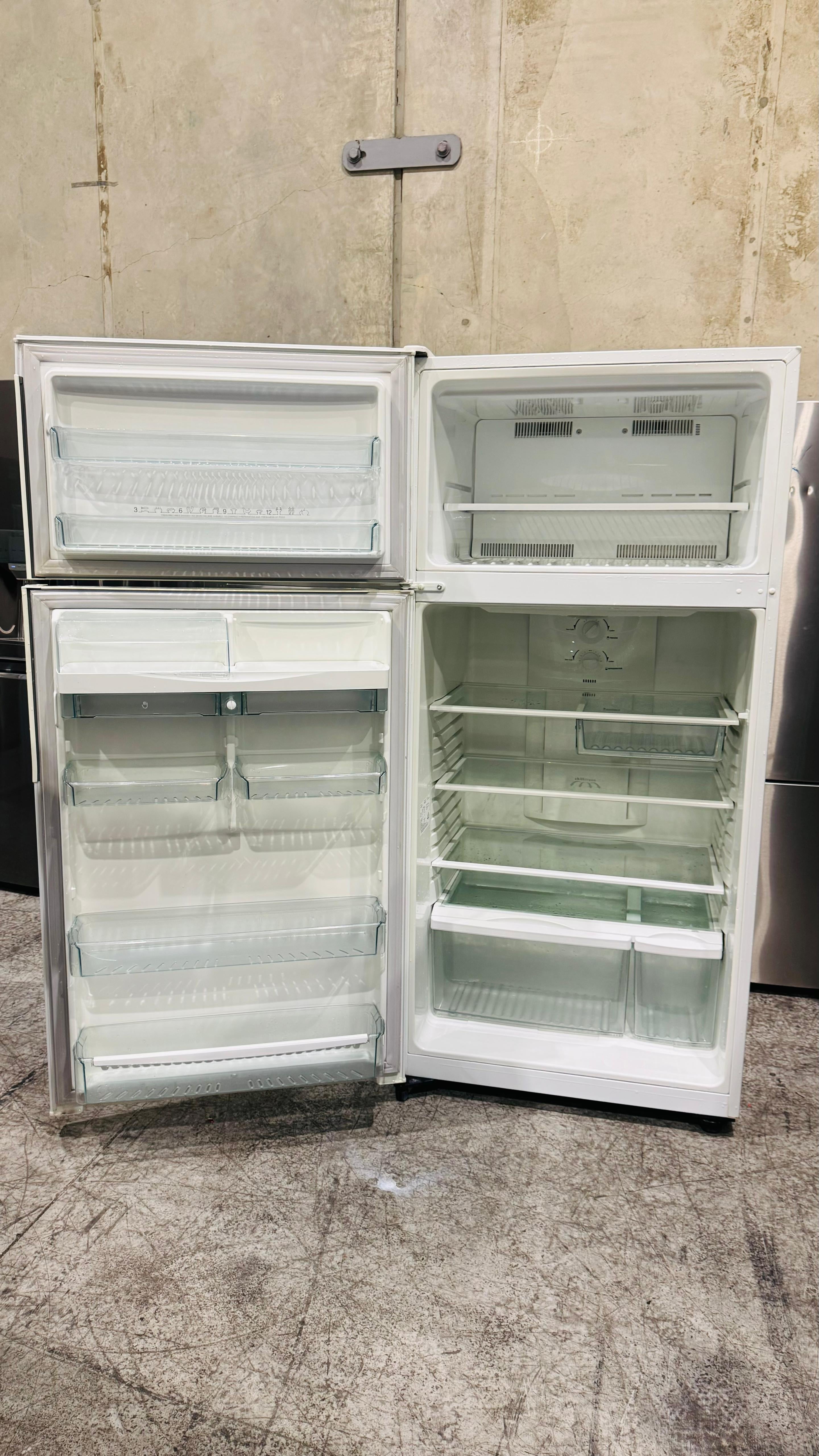 WESTINGHOUSE 520 LITRES FRIDGE FREEZER