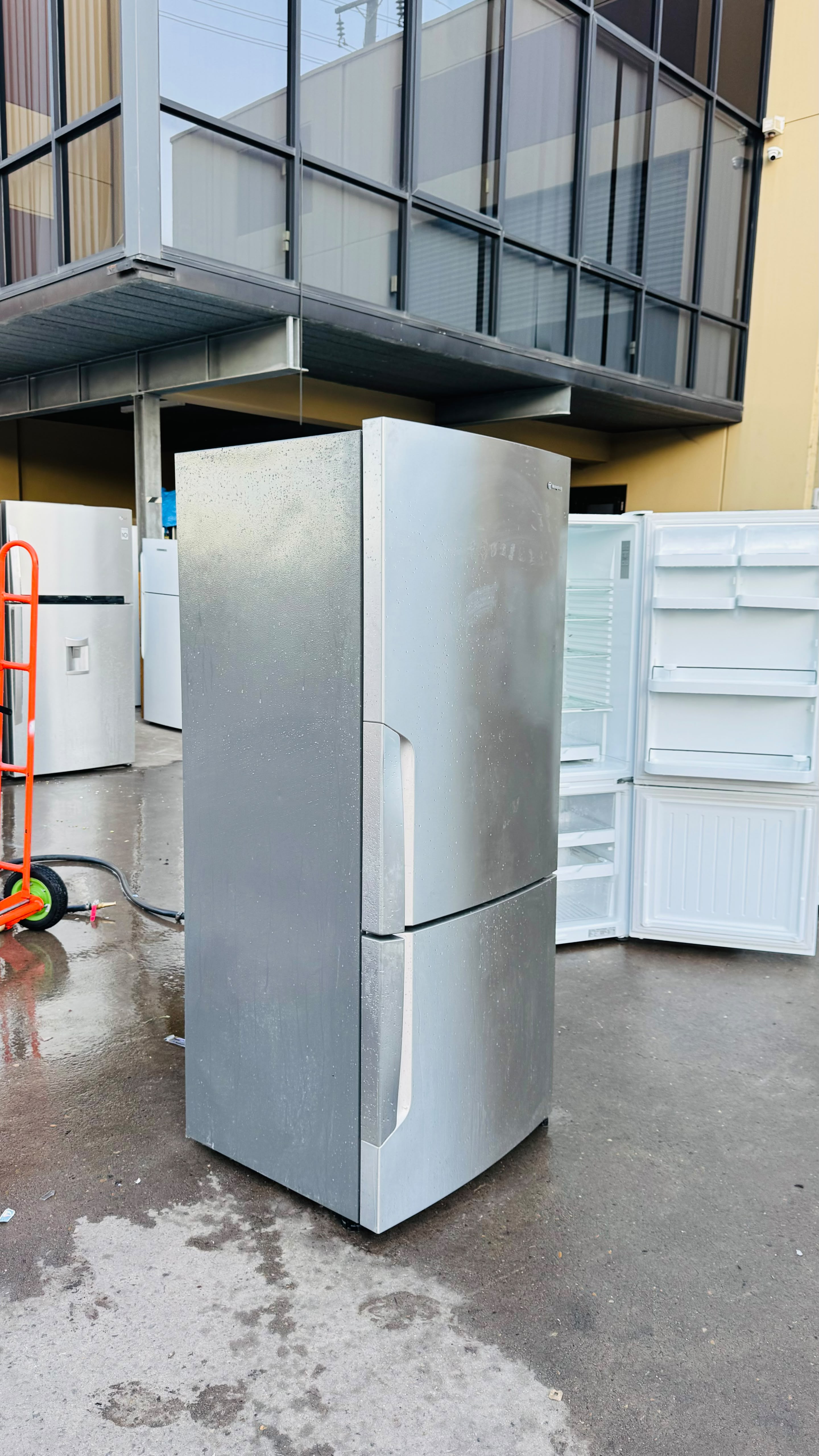 WESTINGHOUSE 454 LITRES FRIDGE FREEZER