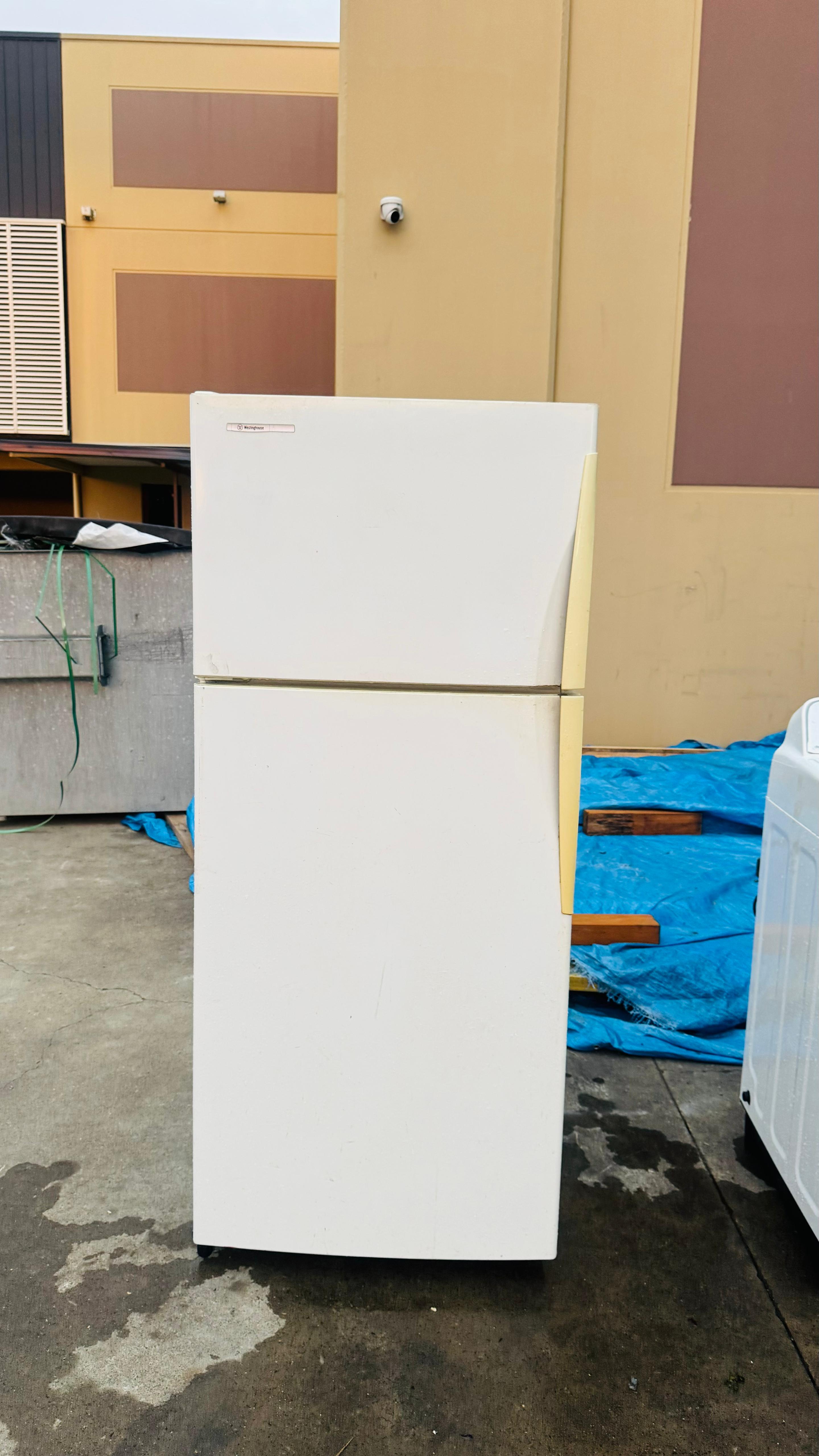 WESTINGHOUSE 420 LITRES FRIDGE FREEZER