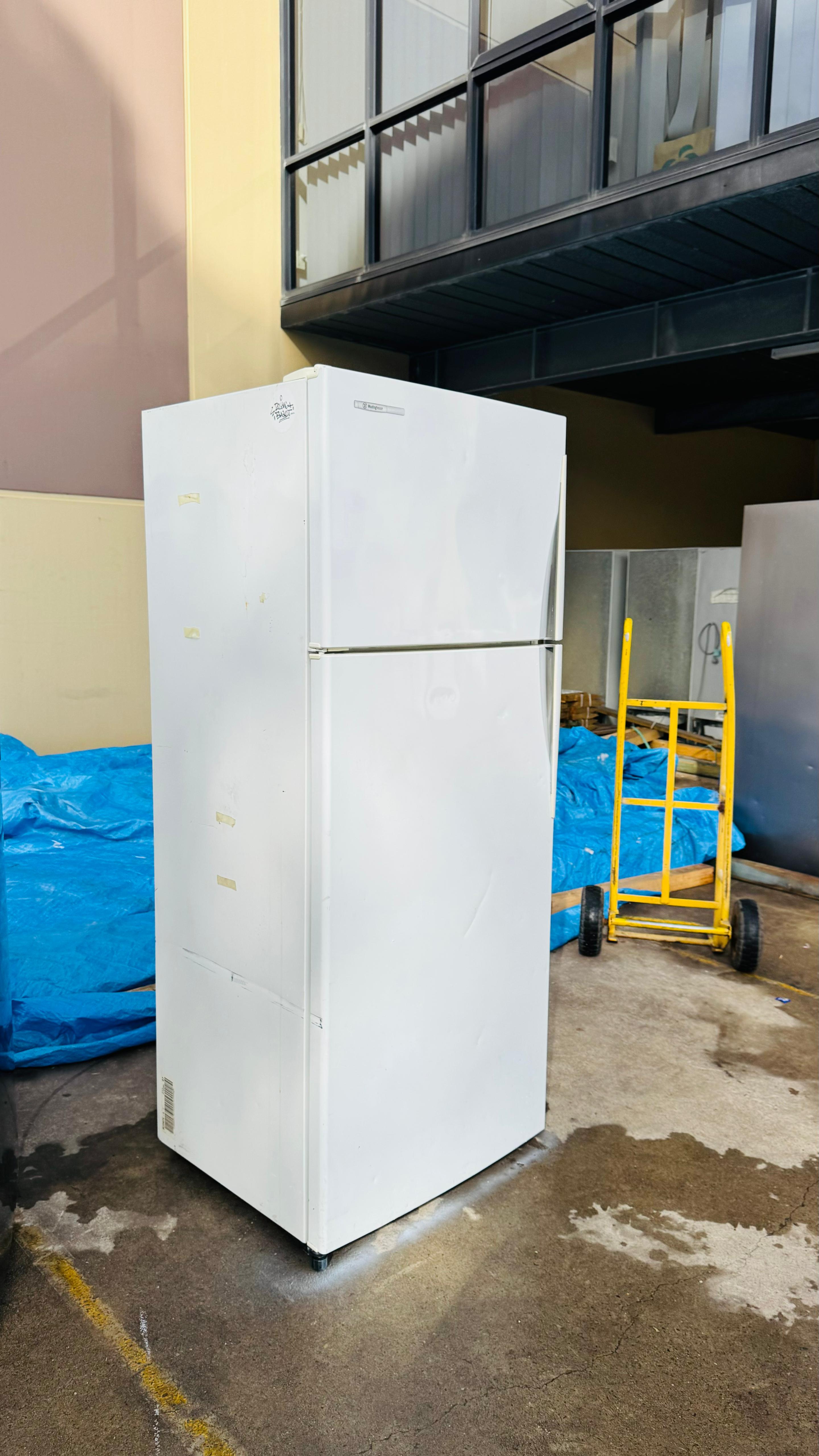 WESTINGHOUSE 393 LITRES FRIDGE FREEZER