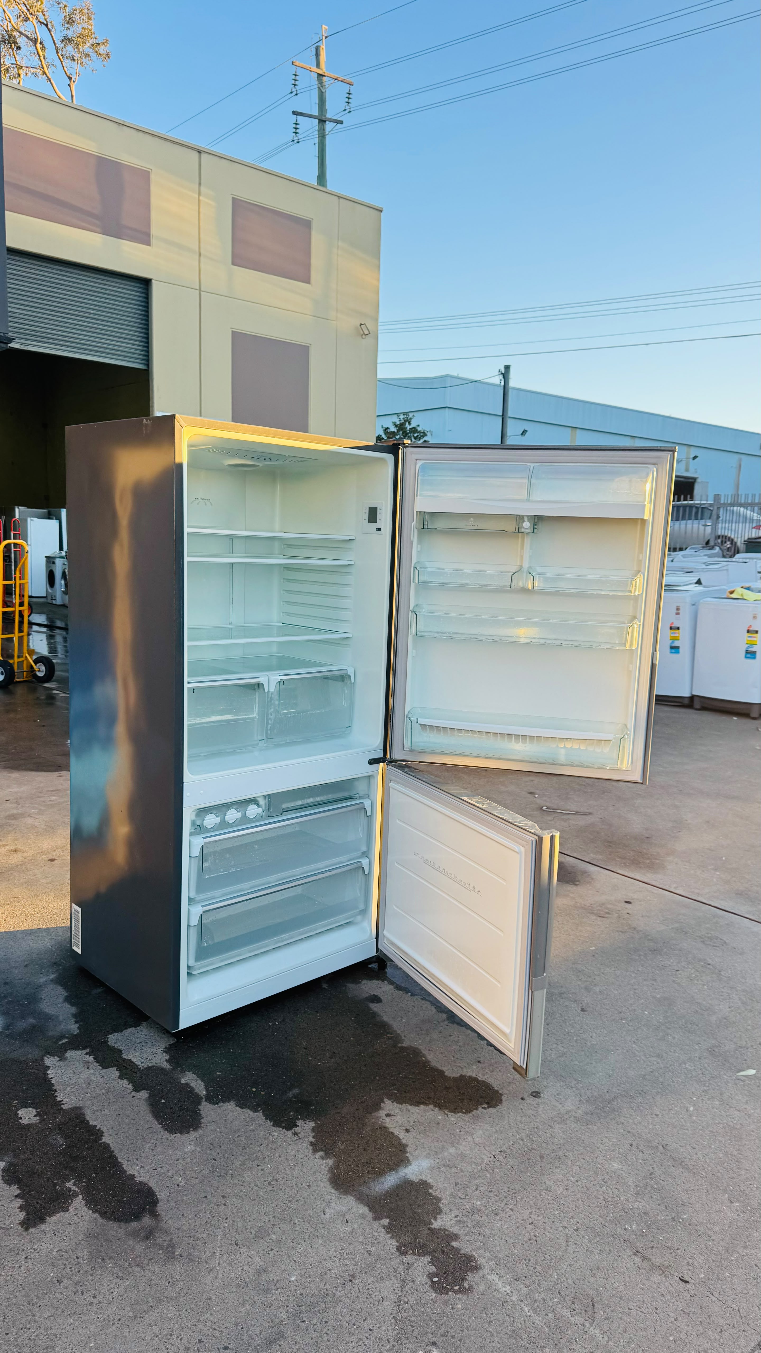 WESTINGHOUSE 510 LITRES FRIDGE FREEZER