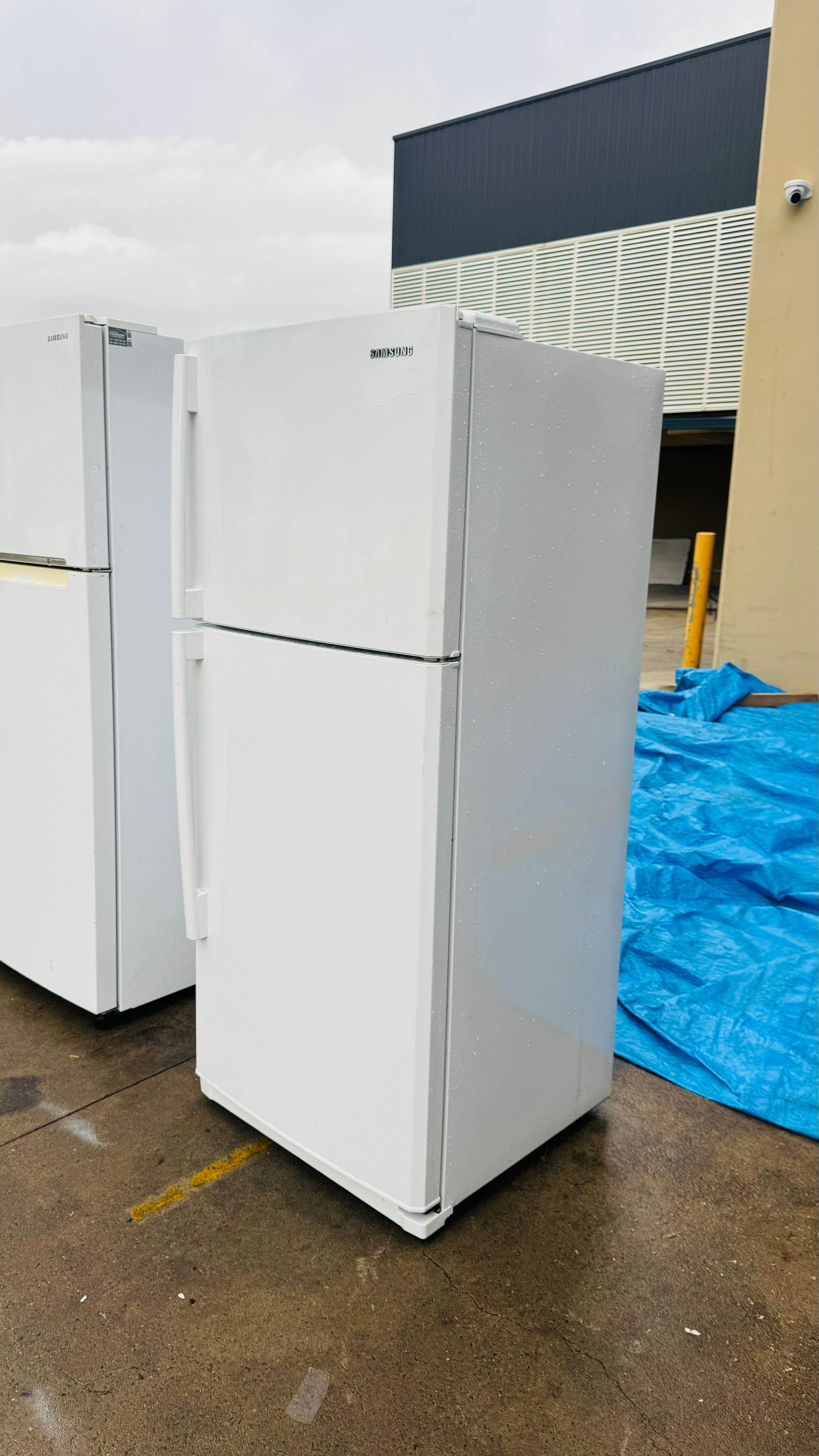 SAMSUNG 434 LITRES FRIDGE FREEZER
