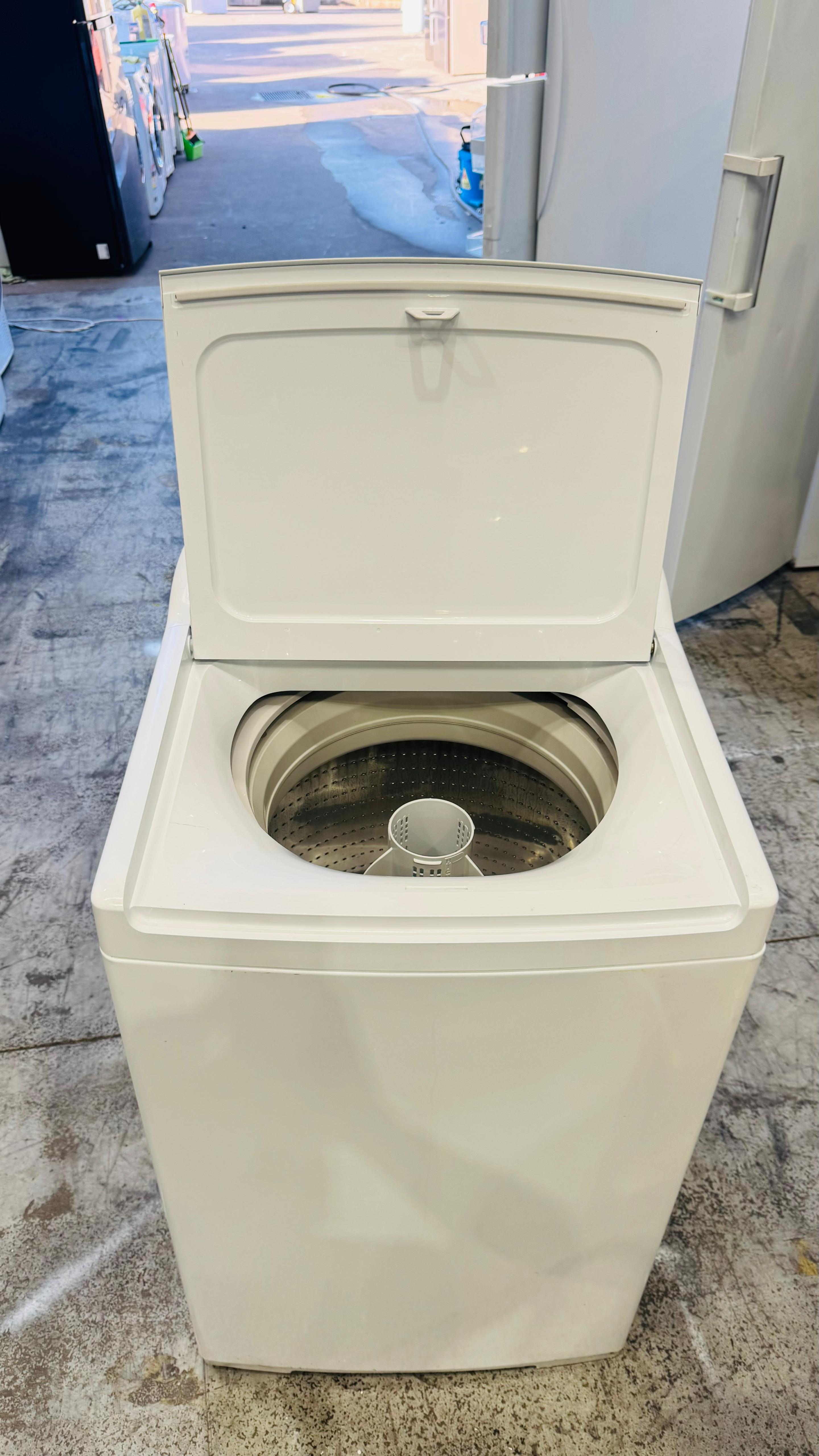 FISHER AND PAYKEL 8.5KGS TOP LOADER WASHING MACHINE