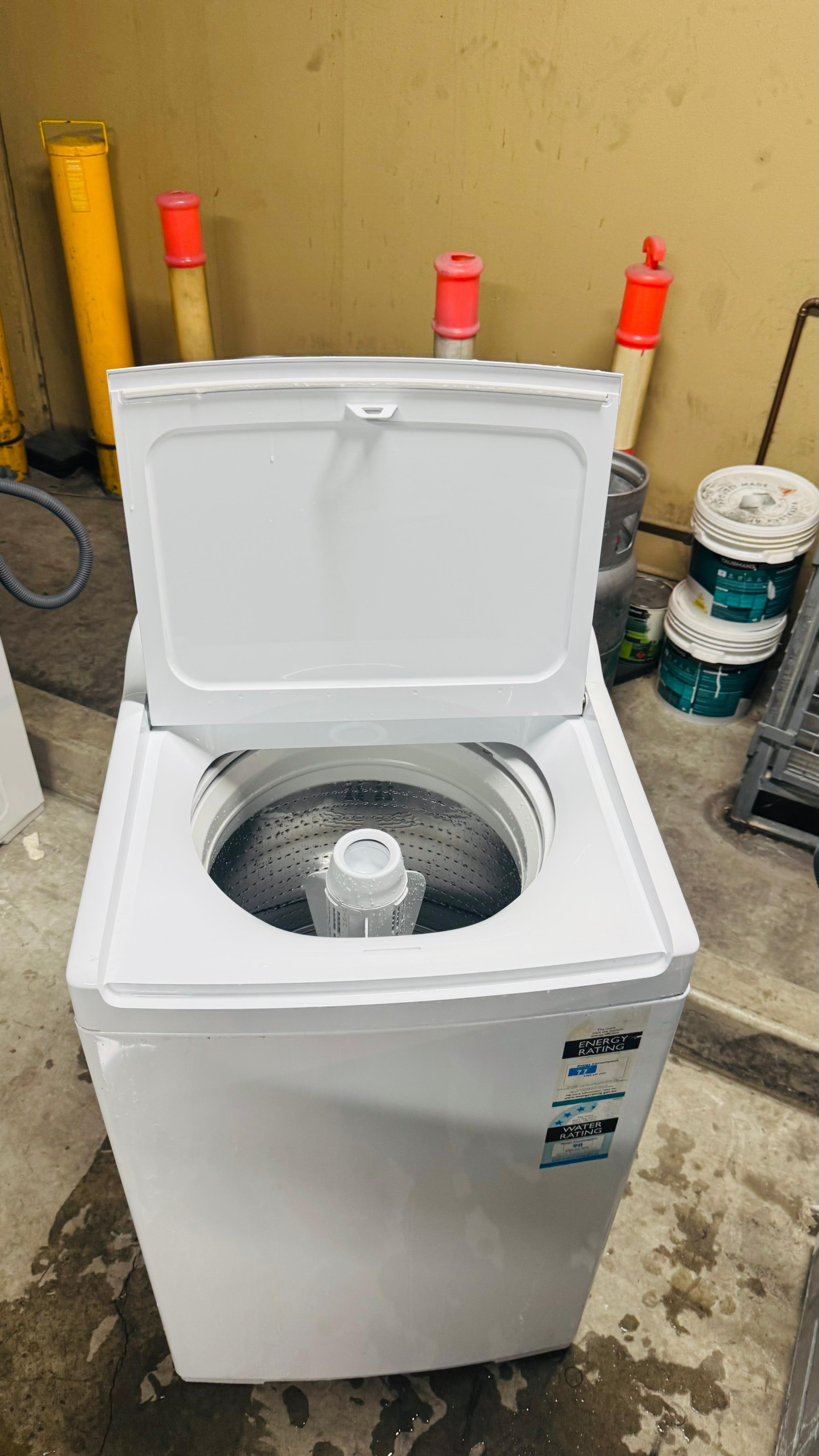 FISHER AND PAYKEL 8 KGS TOP LOADER WASHING MACHINE