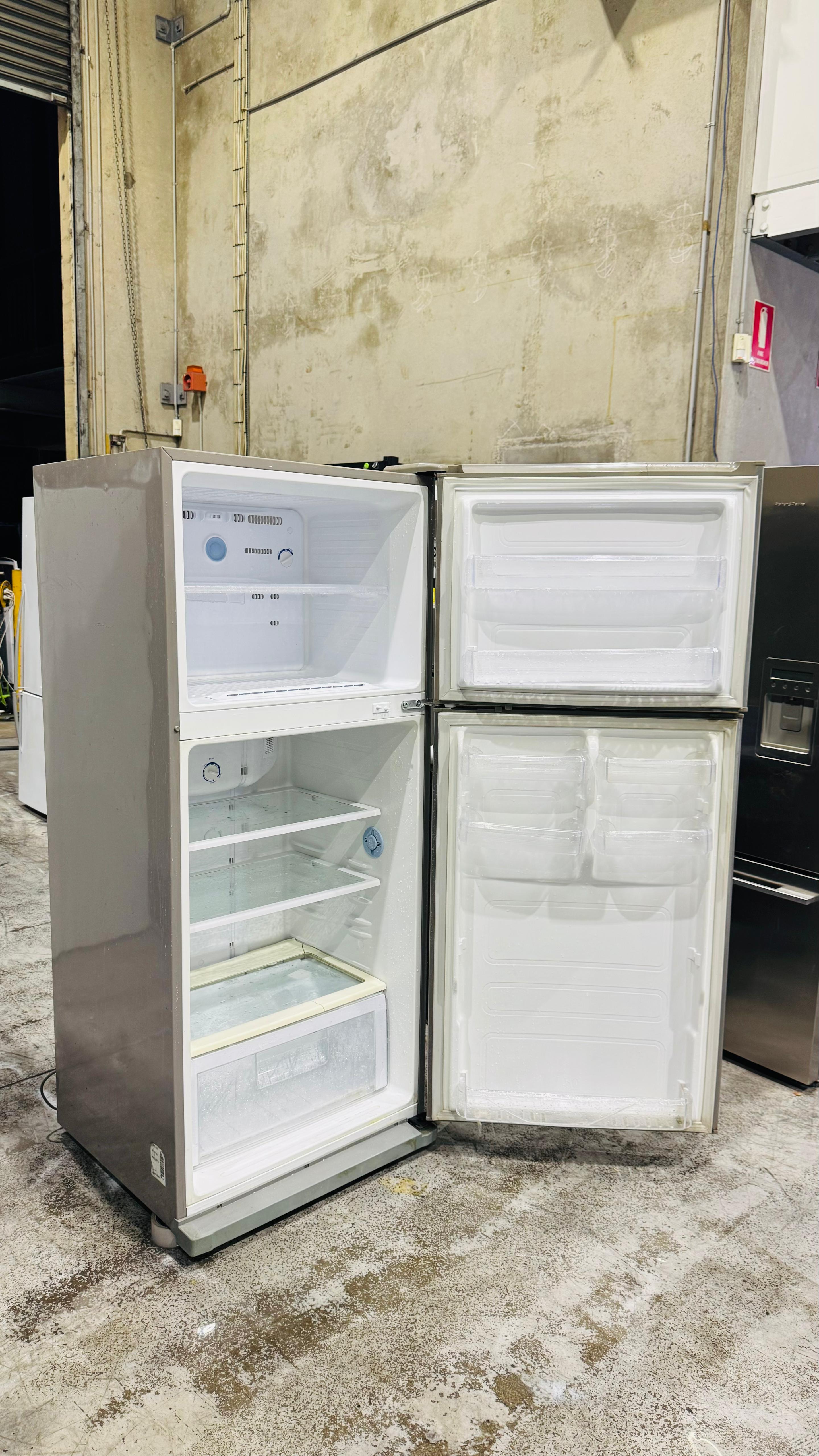 SAMSUNG 431 LITRES FRIDGE FREEZER