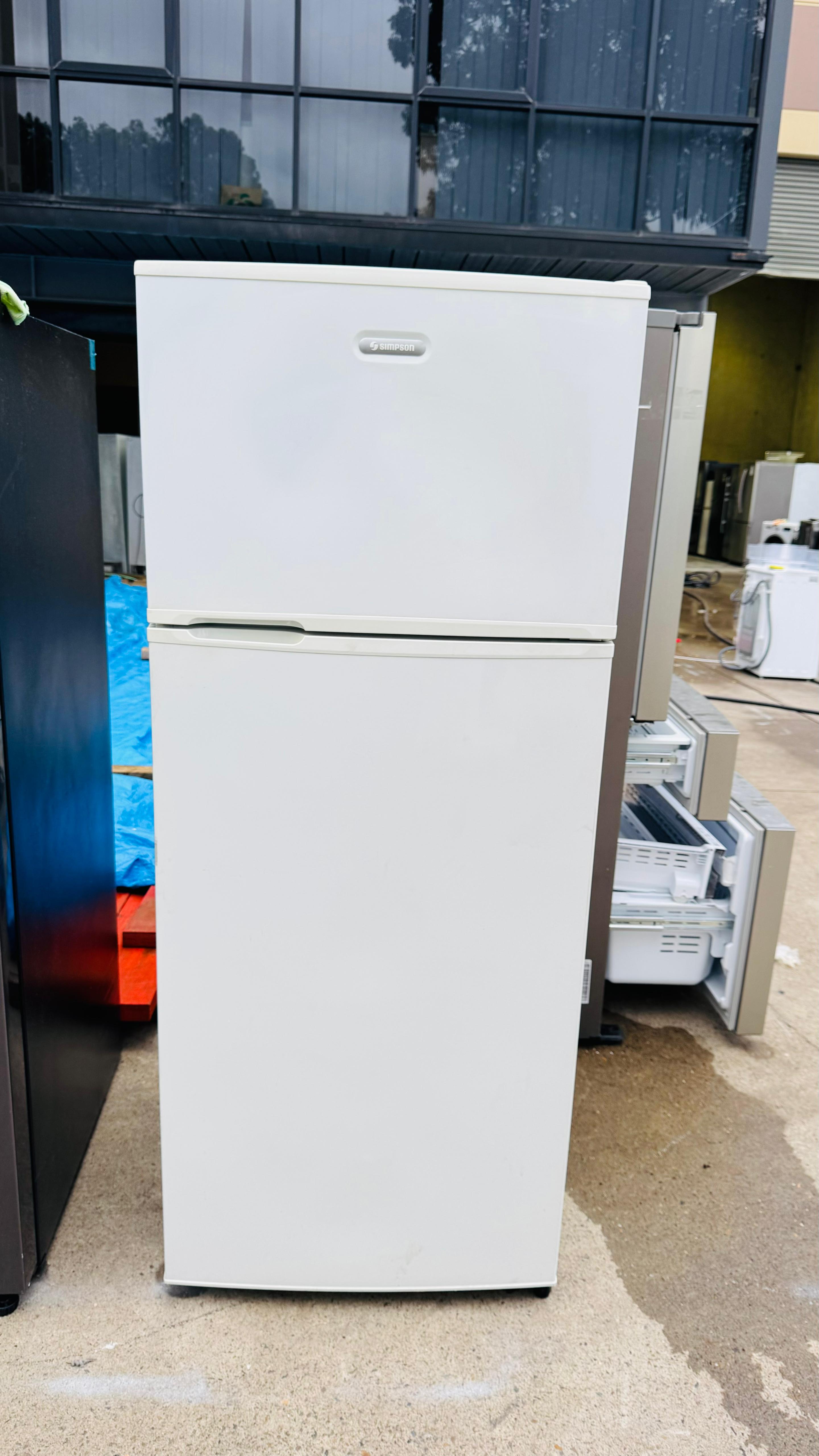 SIMPSON 393 LITRES FRIDGE FREEZER