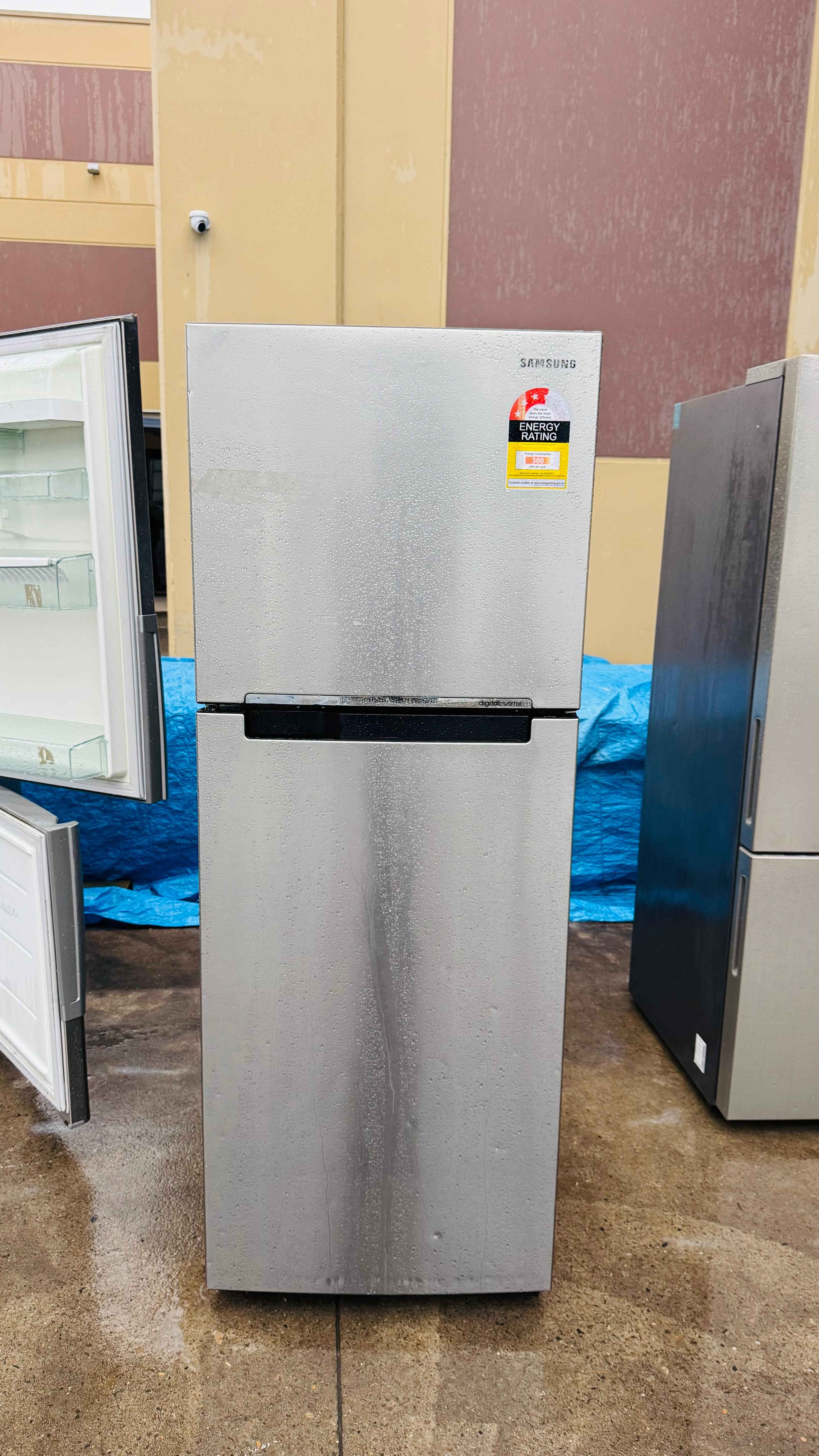 SAMSUNG 320 LITRES FRIDGE FREEZER