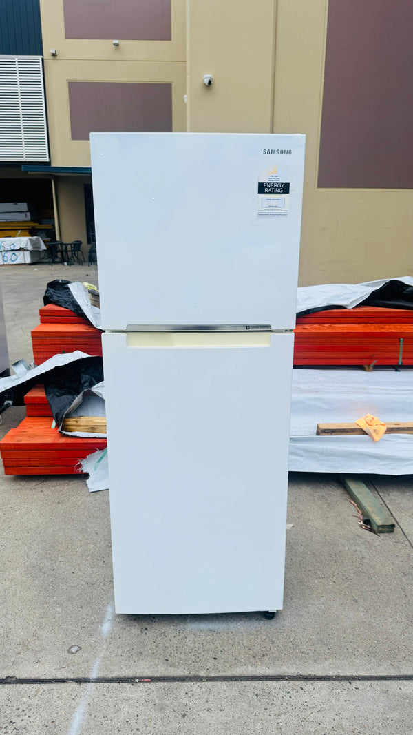 SAMSUNG 318 LITRES FRIDGE FREEZER