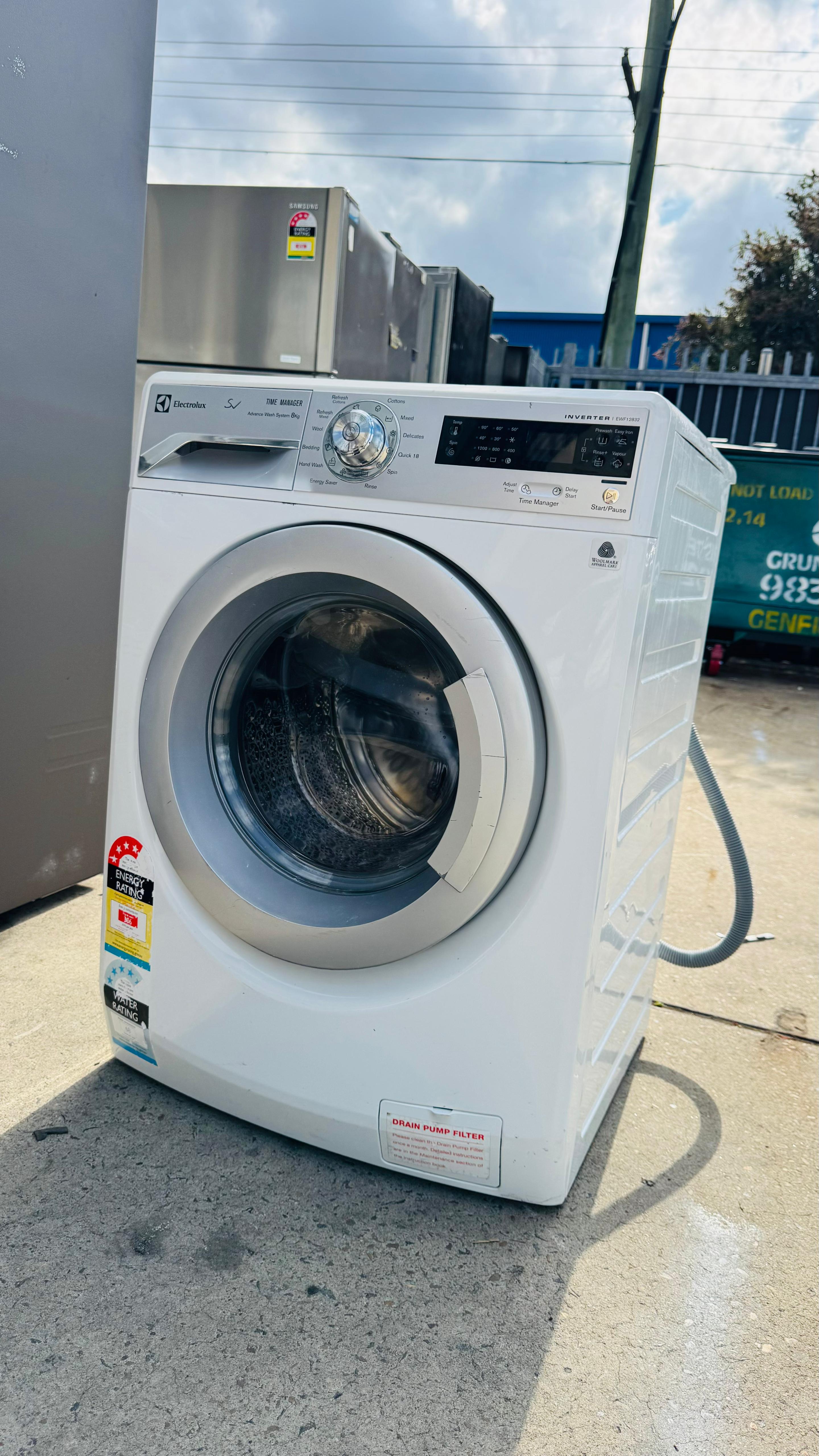 ELECTROLUX 8KGS FRONT LOADER WASHING MACHINE