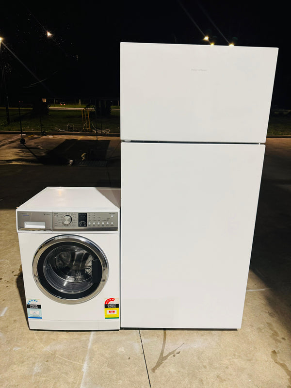 FISHER AND PAYKEL 517 LITRES FRIDGE FREEZER AND FISHER AND PAYKEL 7.5 KGS FRONT LOADER WASHIN MACHINE COMBO DEAL