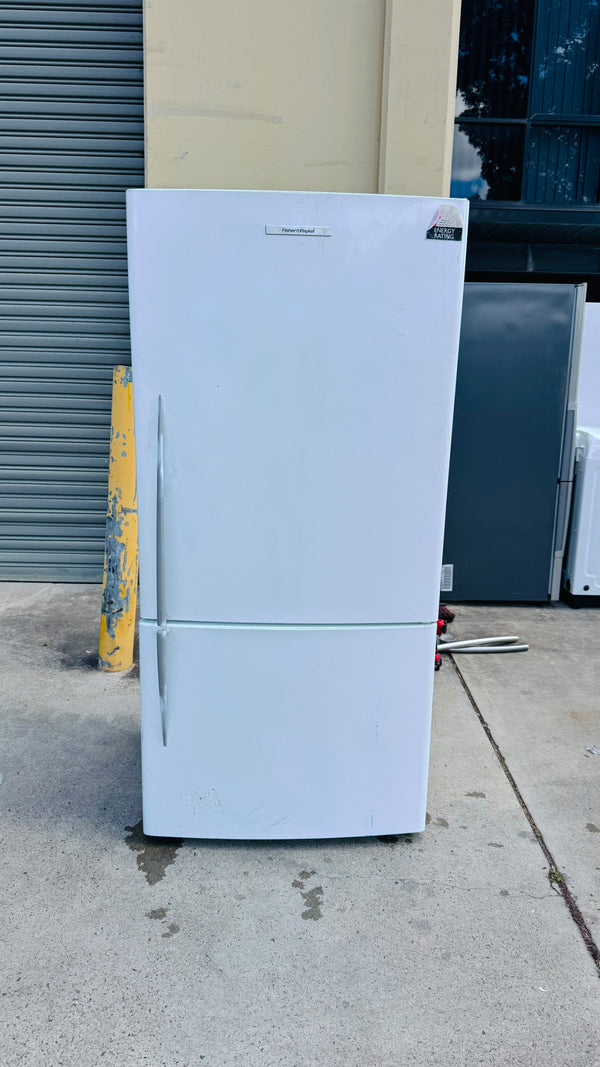FISHER AND PAYKEL 519 LITRES FRIDGE FREEZER