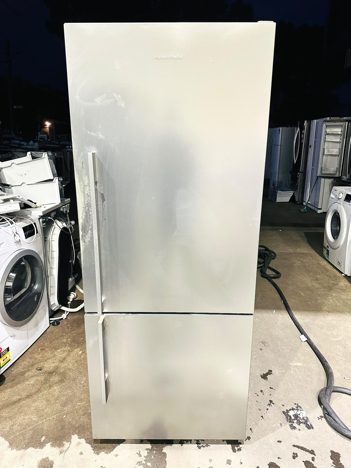 FISHER AND PAYKEL 442 LITRES FRIDGE FREEZER