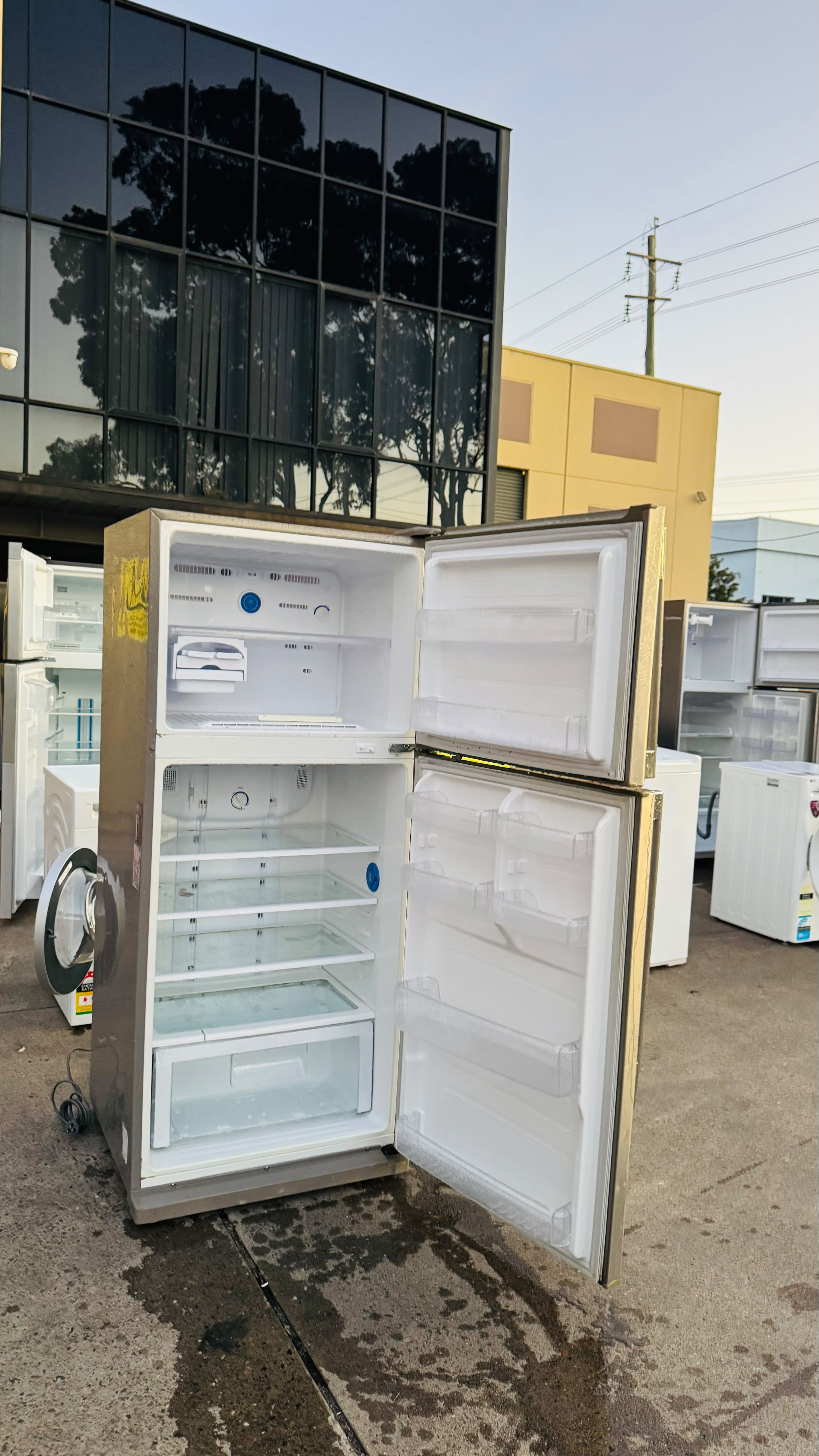 SAMSUNG 431 LITRES FRIDGE FREEZER