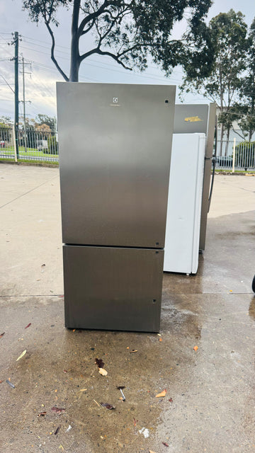 ELECTROLUX 430 LITRES FRIDGE FREEZER
