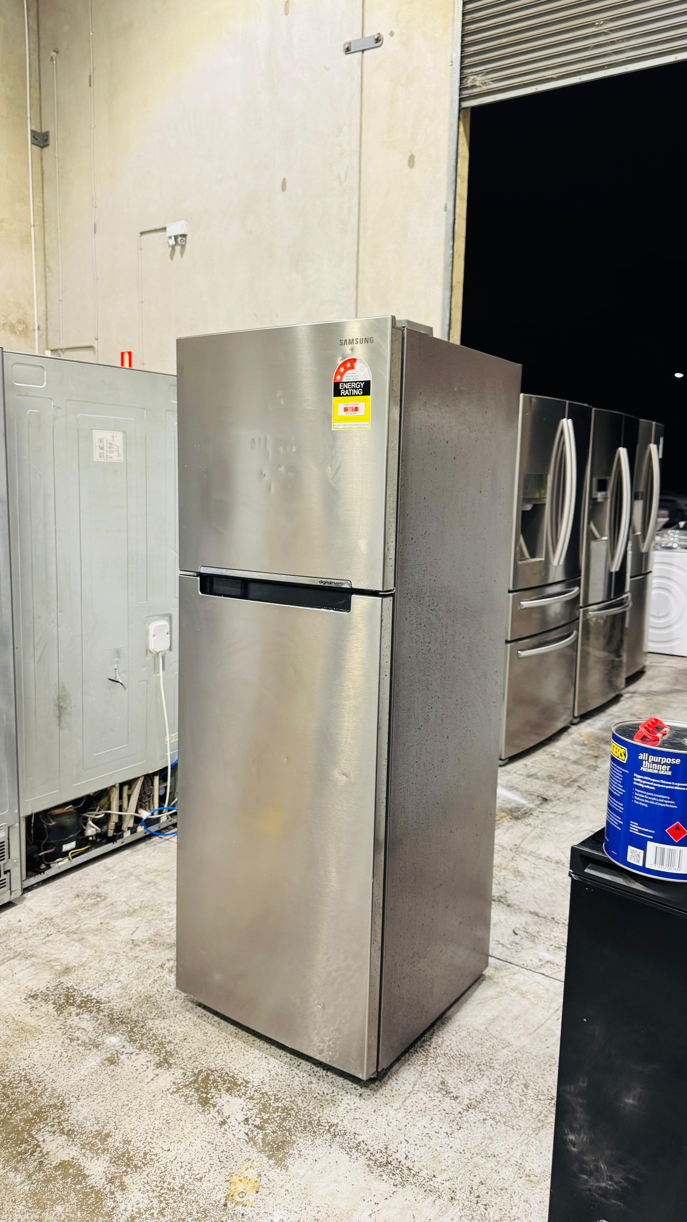 SAMSUNG 341 LITRES FRIDGE FREEZER