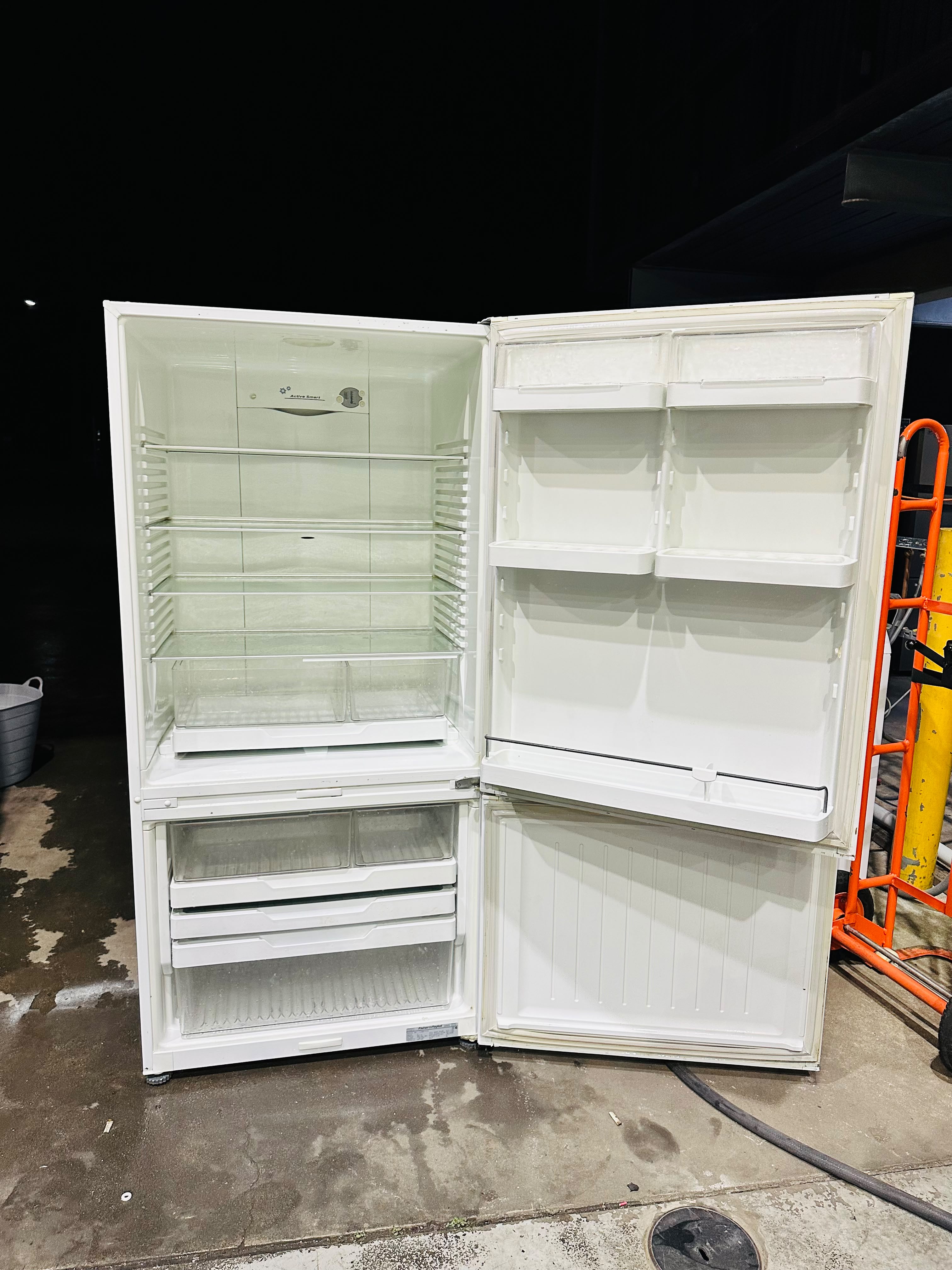 FISHER AND PAYKEL 519 LITRES FRIDGE FREEZER