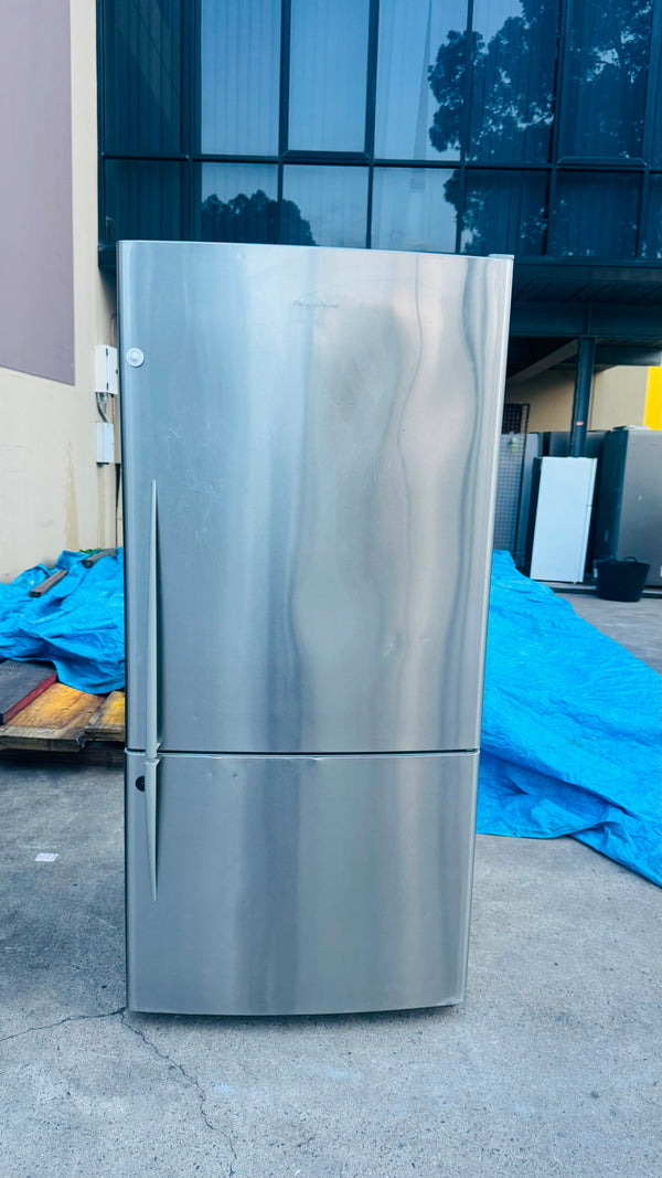 FISHER AND PAYKEL 519 LITRES FRIDGE FREEZER