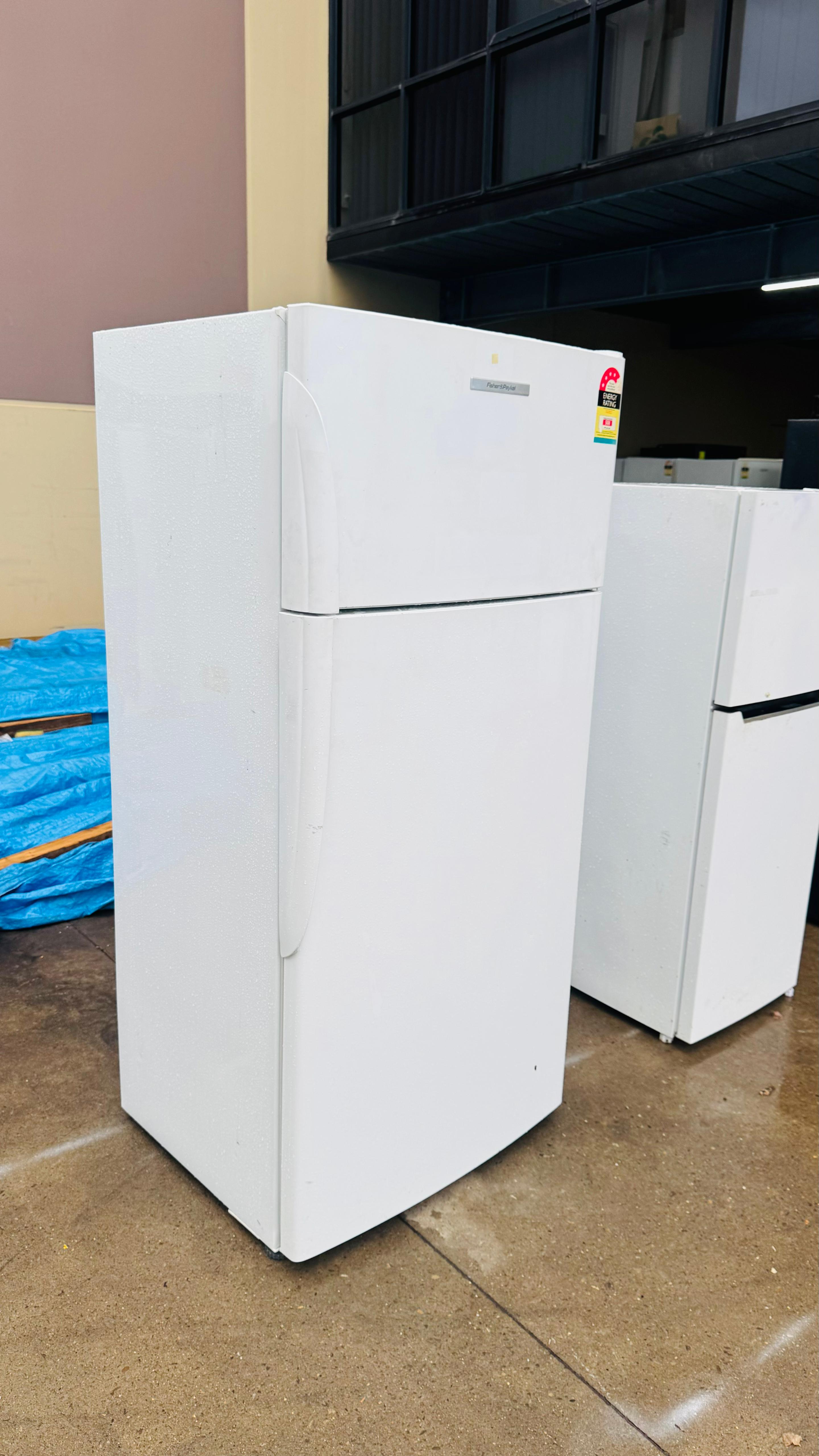 FISHER AND PAYKEL 519 LITRES FRIDGE FREEZER