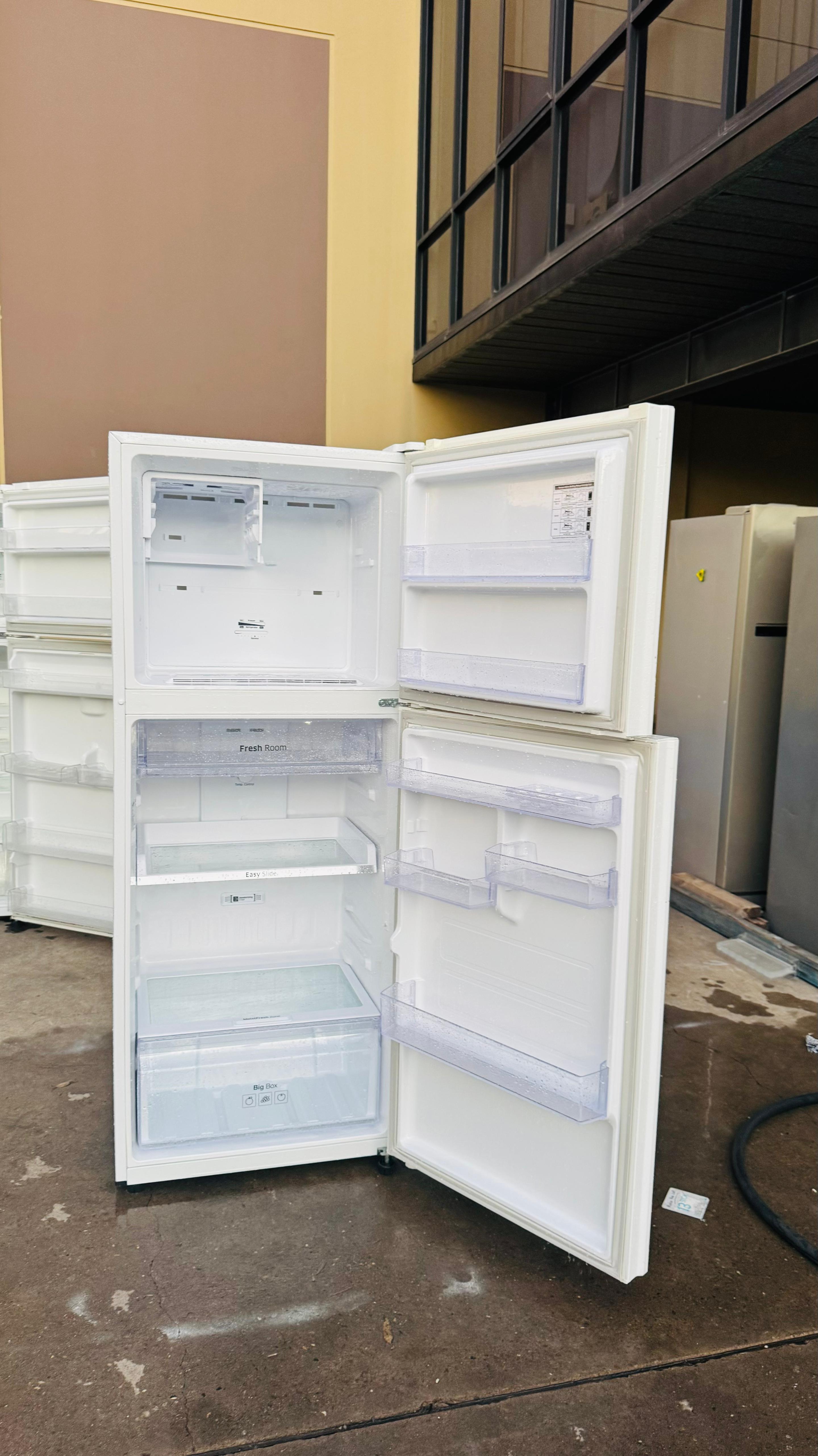 SAMSUNG 393 LITRES FRIDGE FREEZER