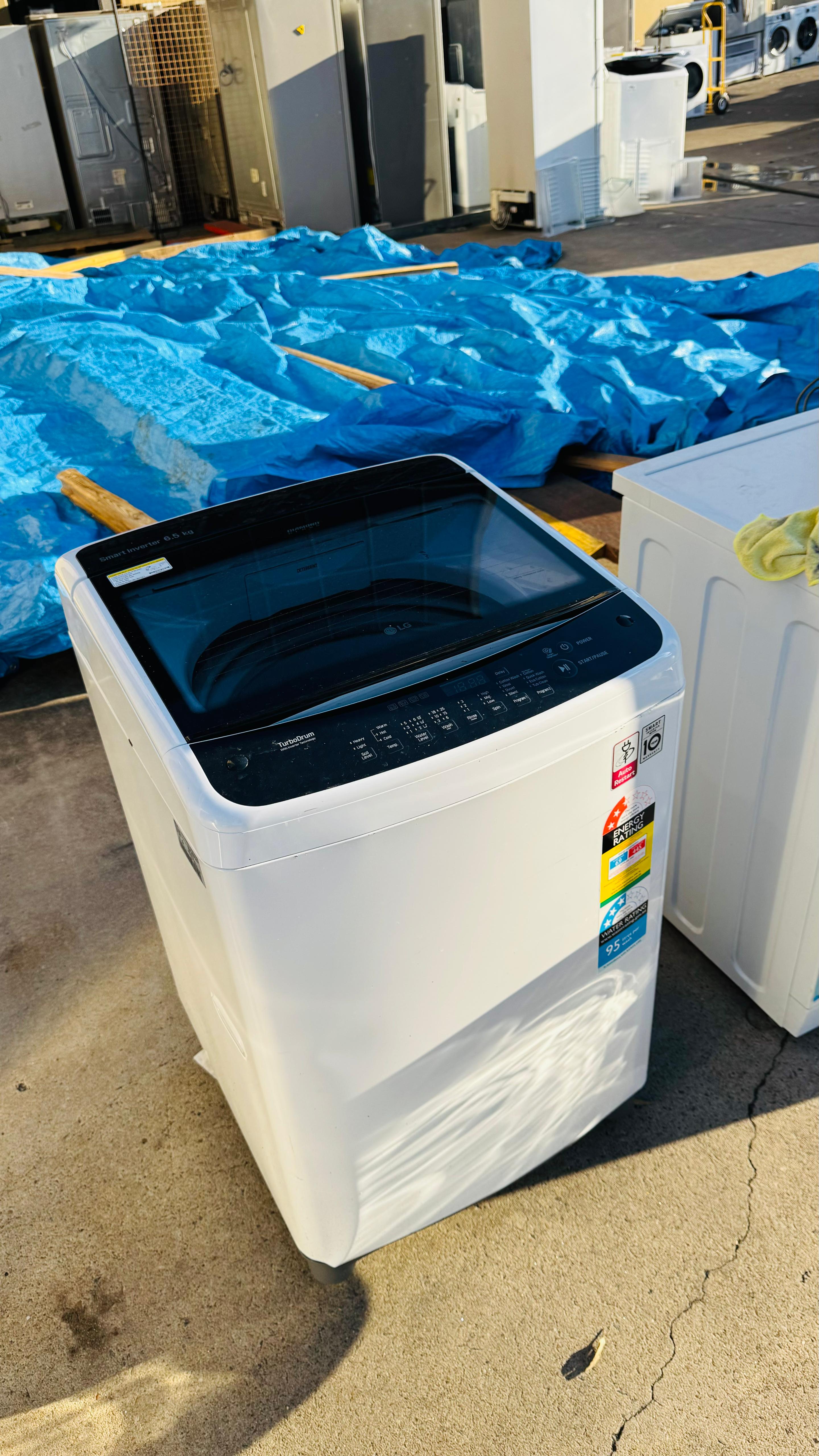 LG 6.5 KGS TOP LOADER WASHING MACHINE