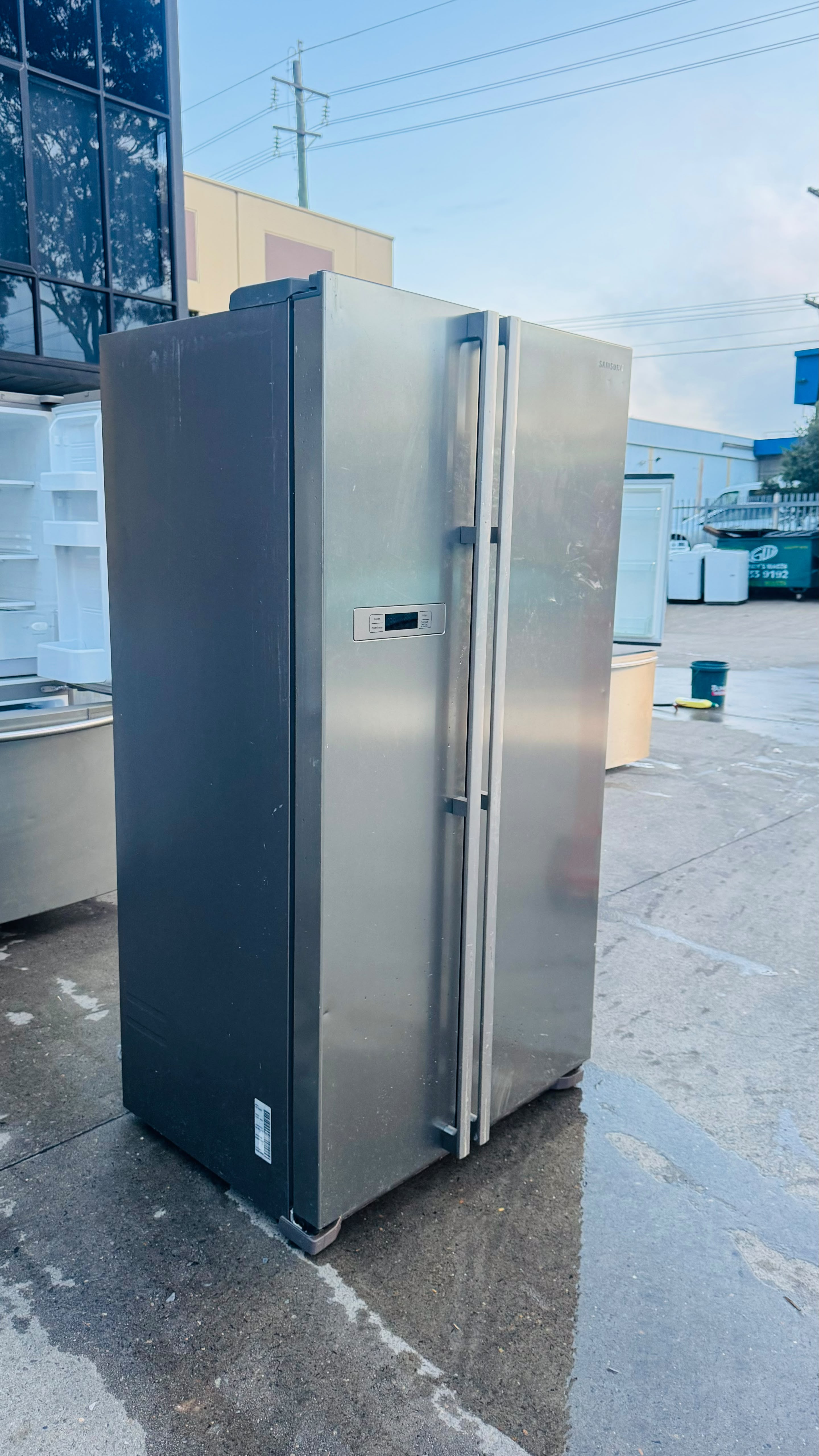 SAMSUNG 710 LITRES SIDE BY SIDE DOOR FRIDGE FREEZER