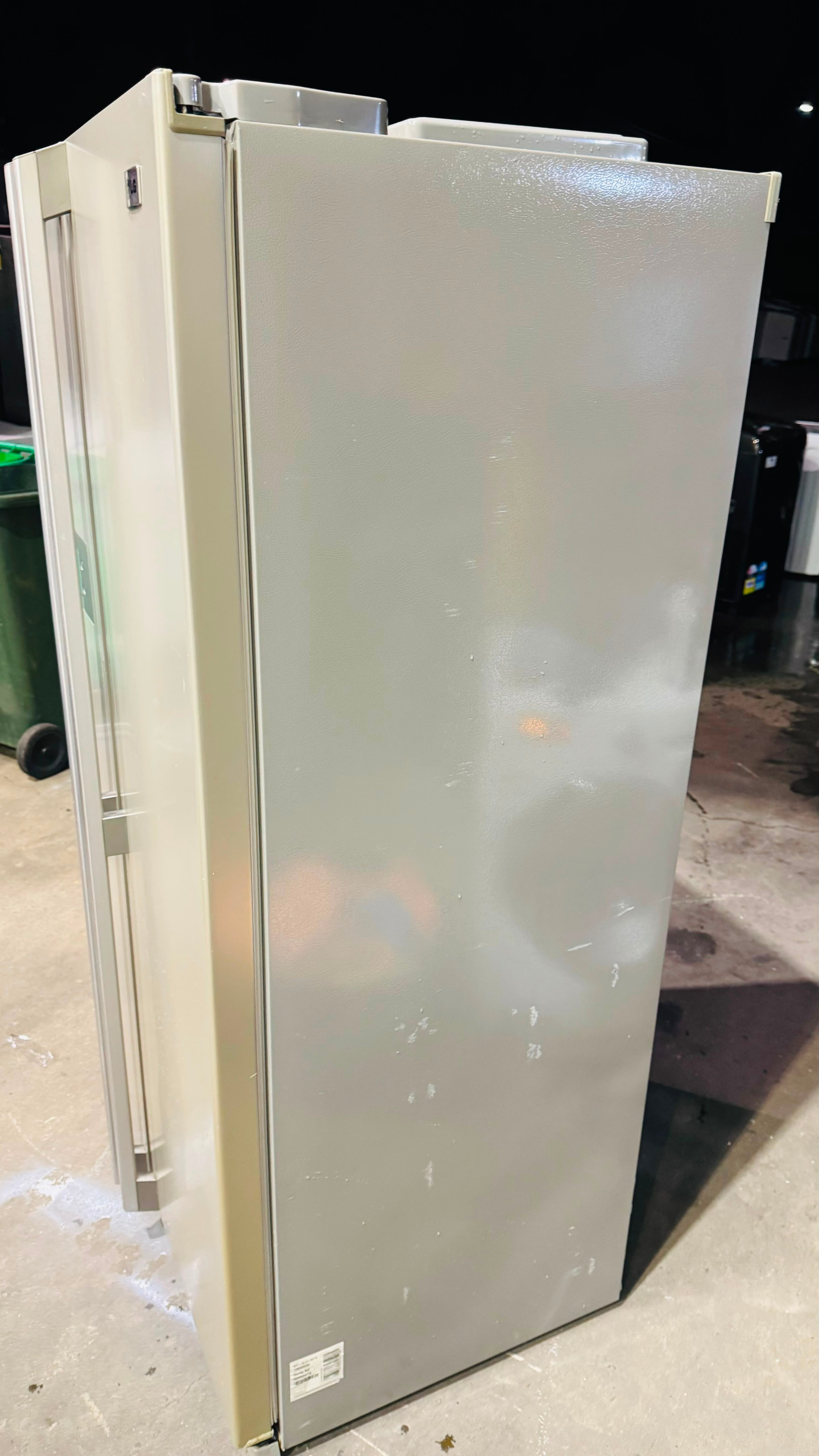 LG 581 LITRES SIDE BY SIDE FRIDGE FREEZER