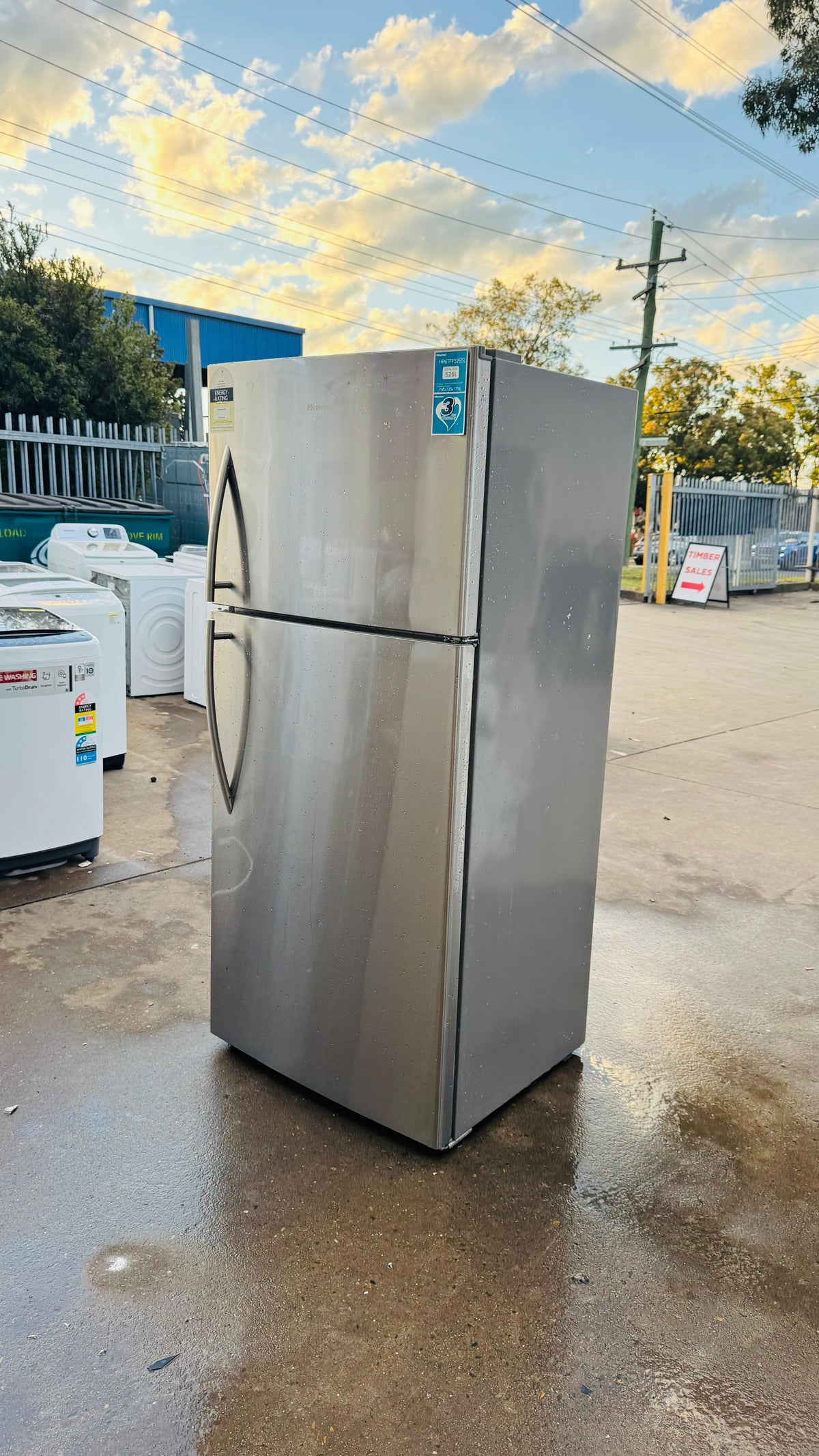 HISENSE 526 LITRES FRIDGE FREEZER