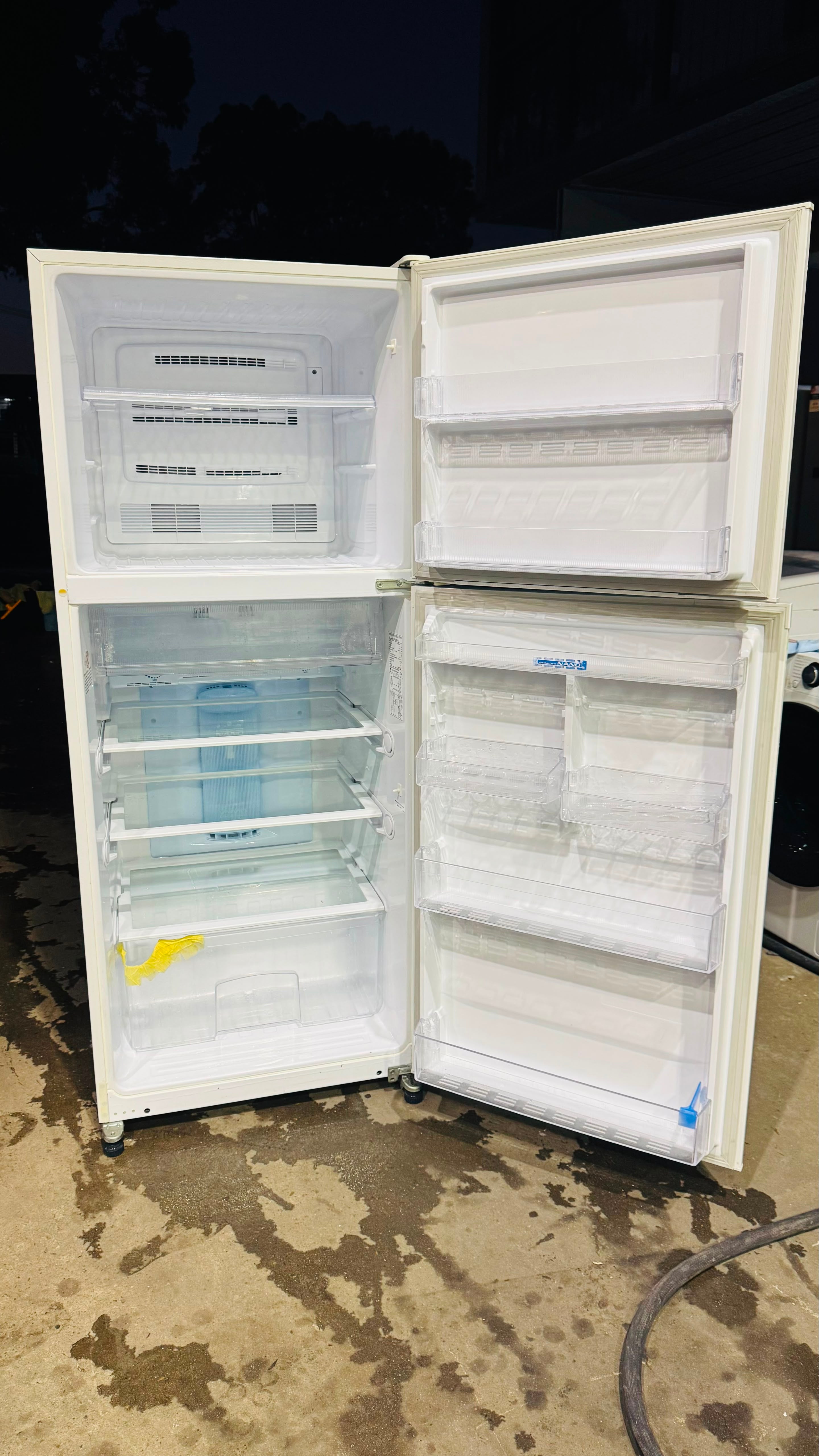 MITSUBUSHI 420 LITRES FRIDGE FREEZER