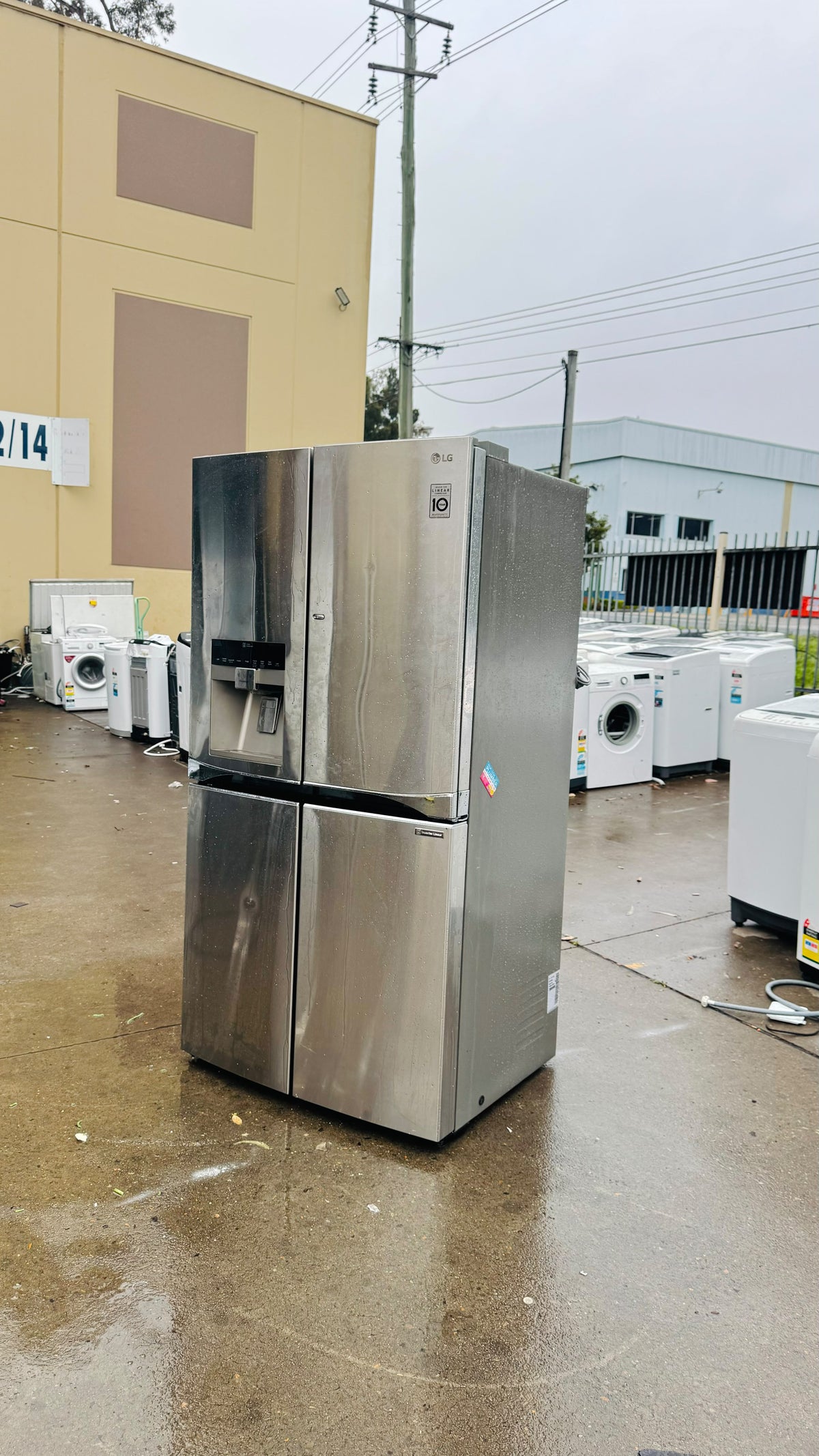 LG QUAD FRENCH DOOR 712 LITRES FRIDGE FREEZER