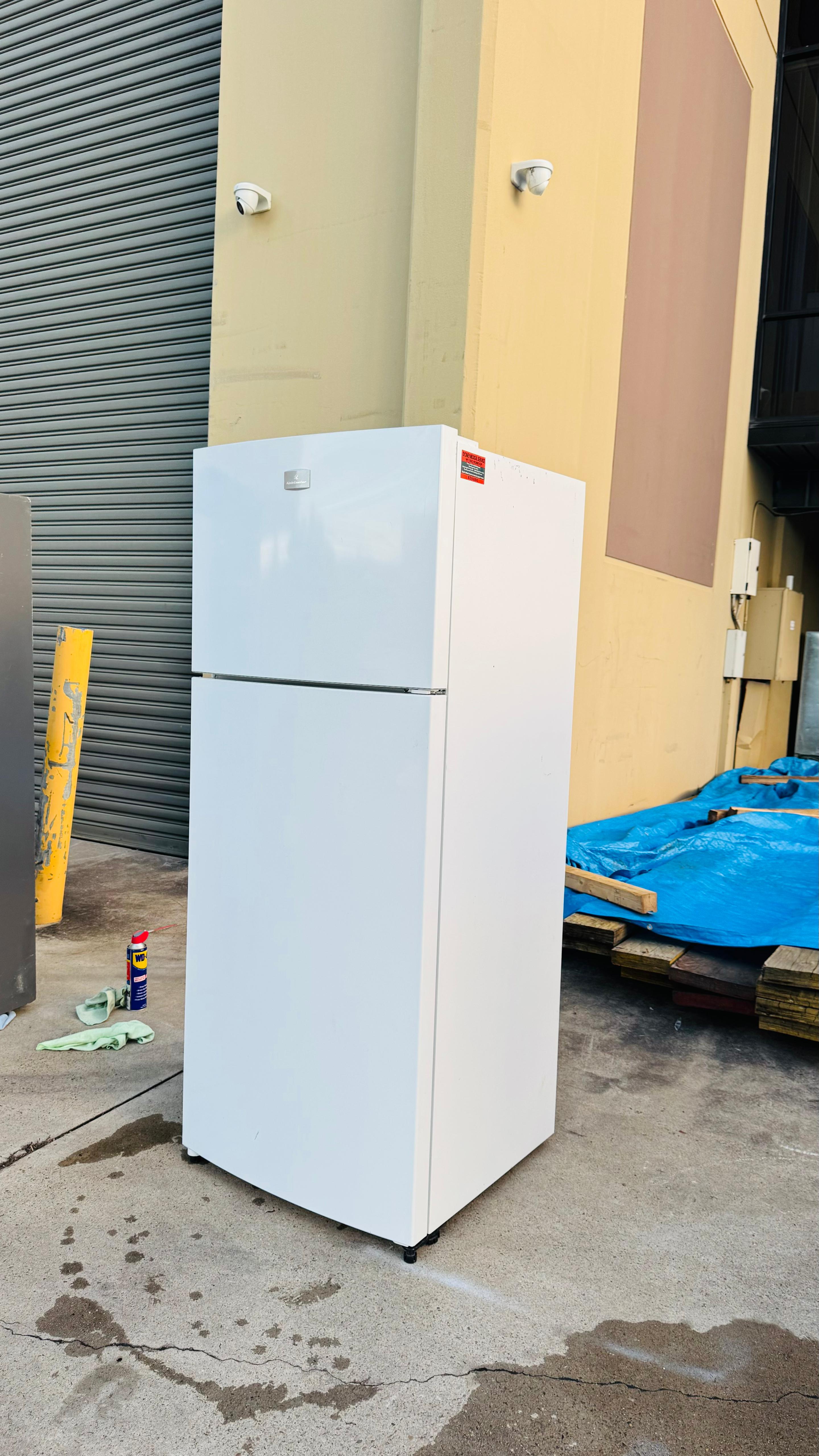 KELVINATOR 461 LITRES FRIDGE FREEZER