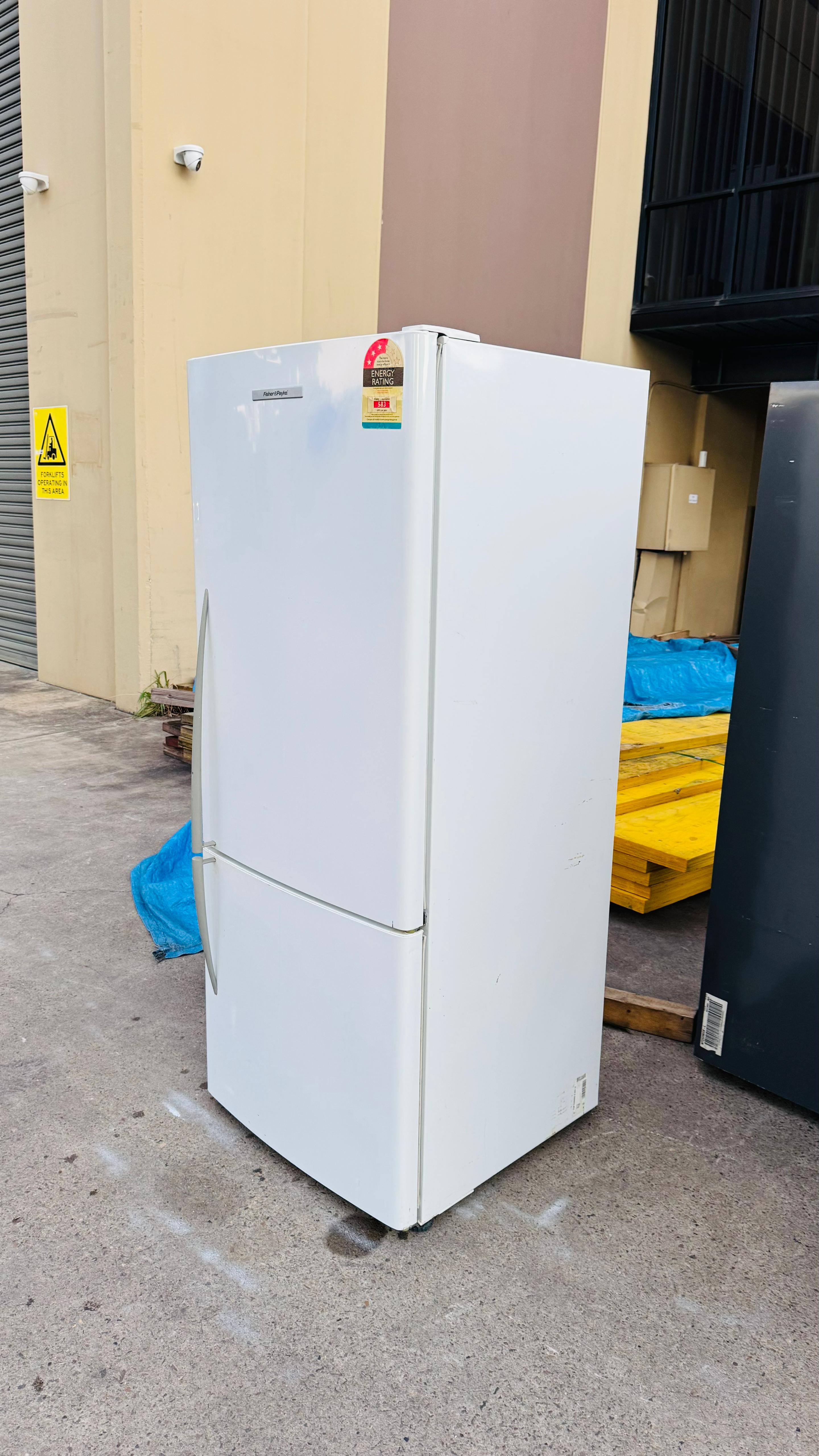 FISHER AND PAYKEL 442 LITRES FRIDGE FREEZER