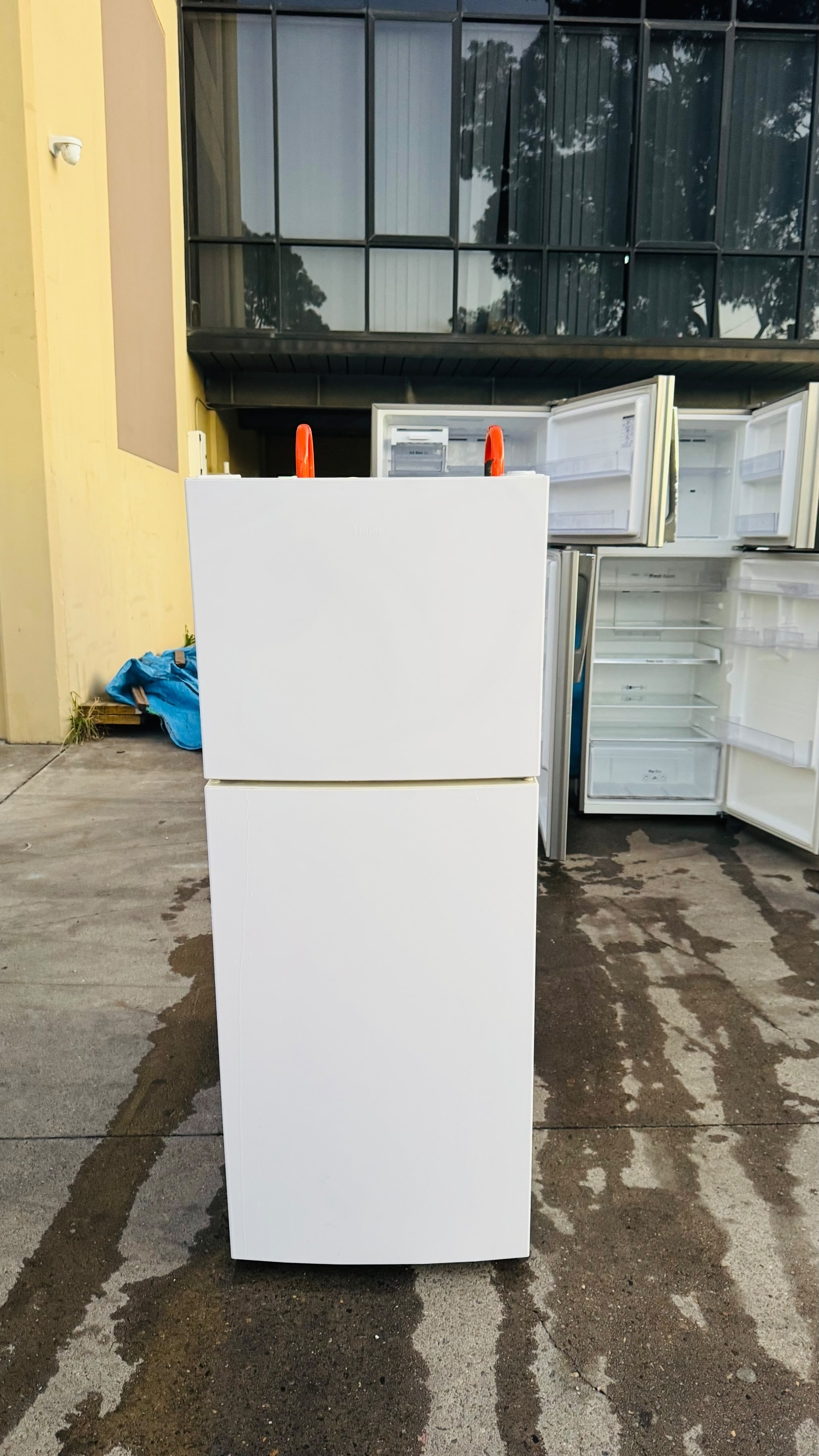 HAIER 224 LITRES FRIDGE FREEZER
