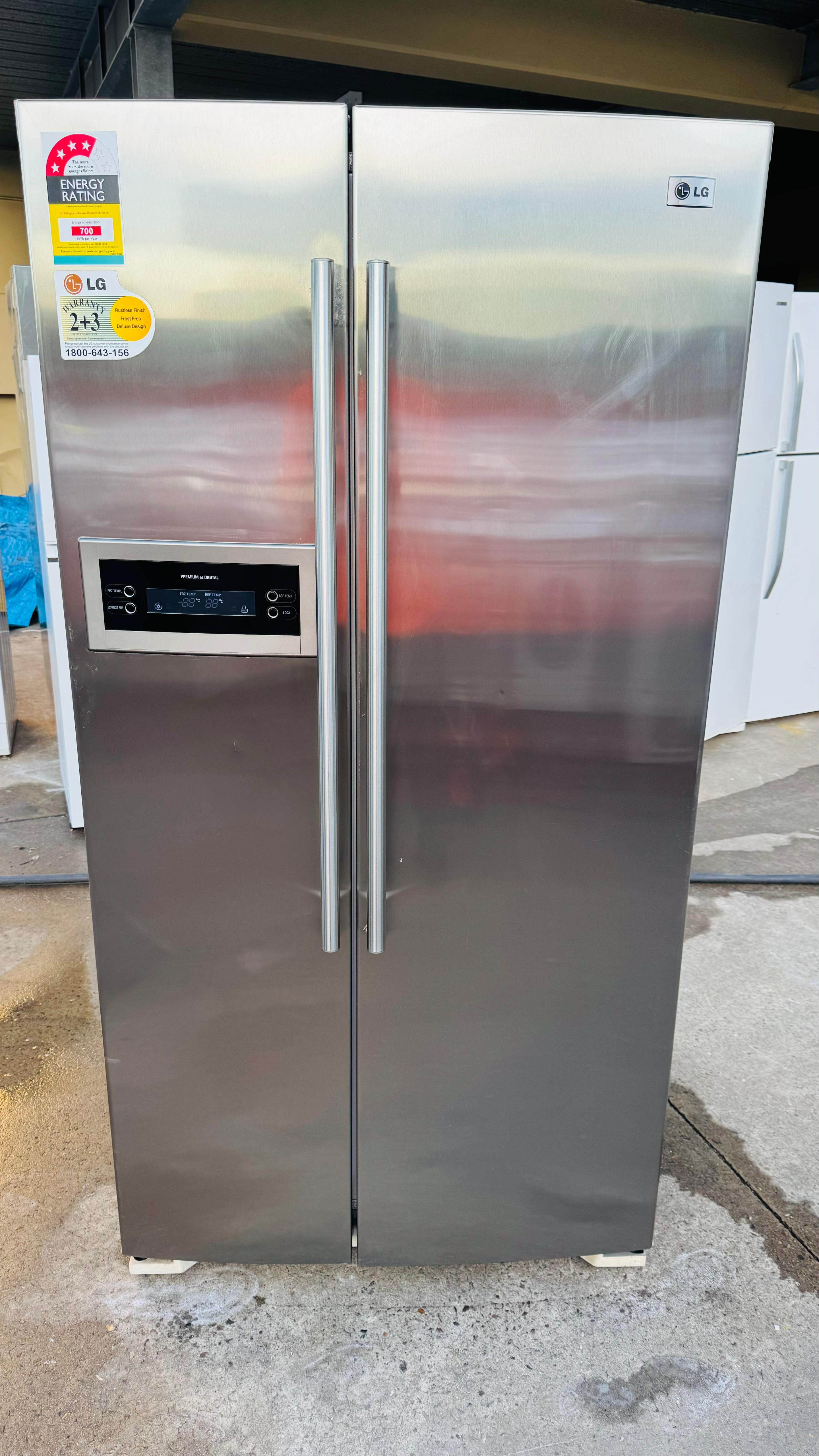 LG 641 LITRES SIDE BY SIDE DOOR FRIDGE FREEZER