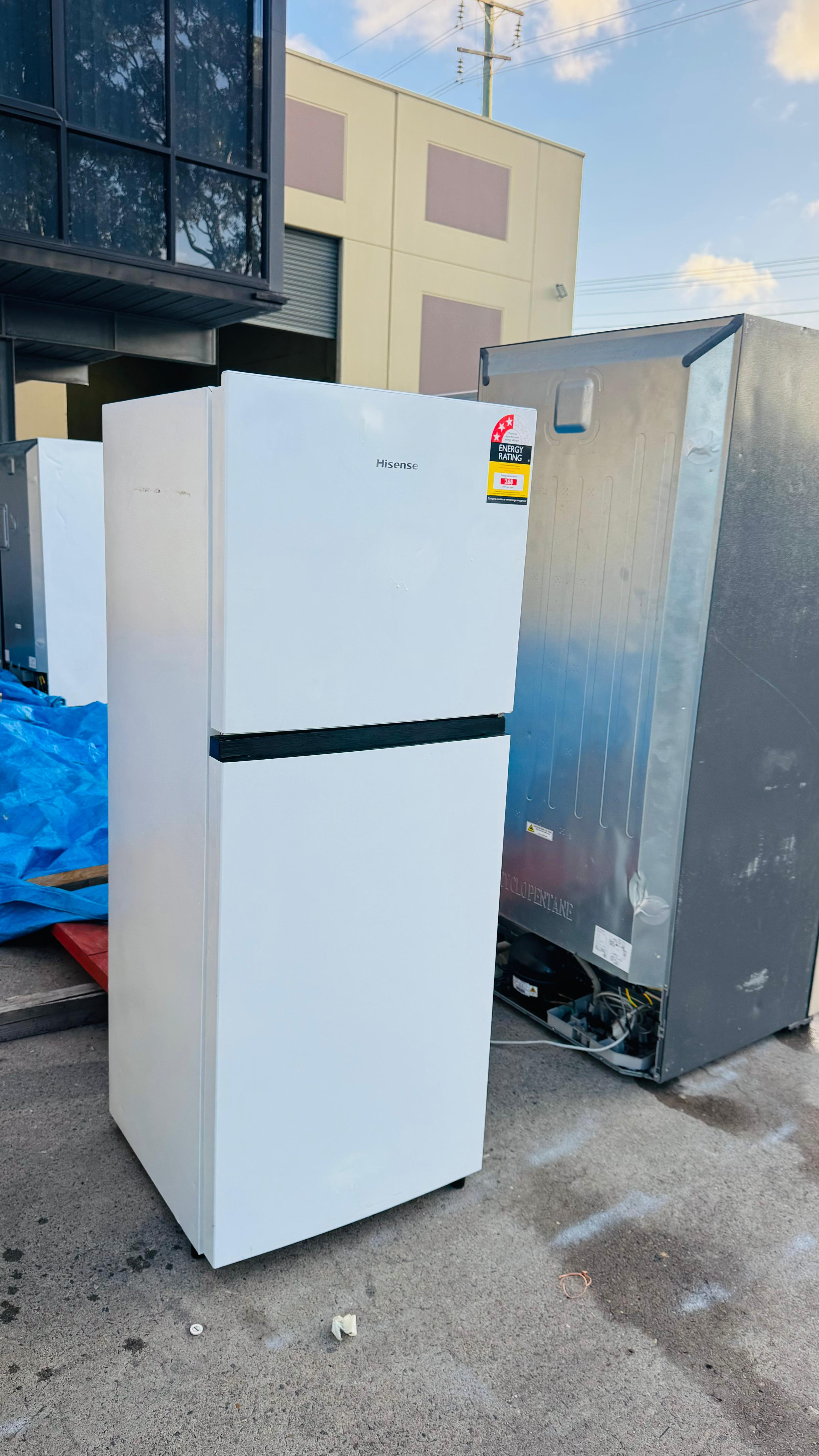 HISENSE 205 LITRES FRIDGE FREEZER