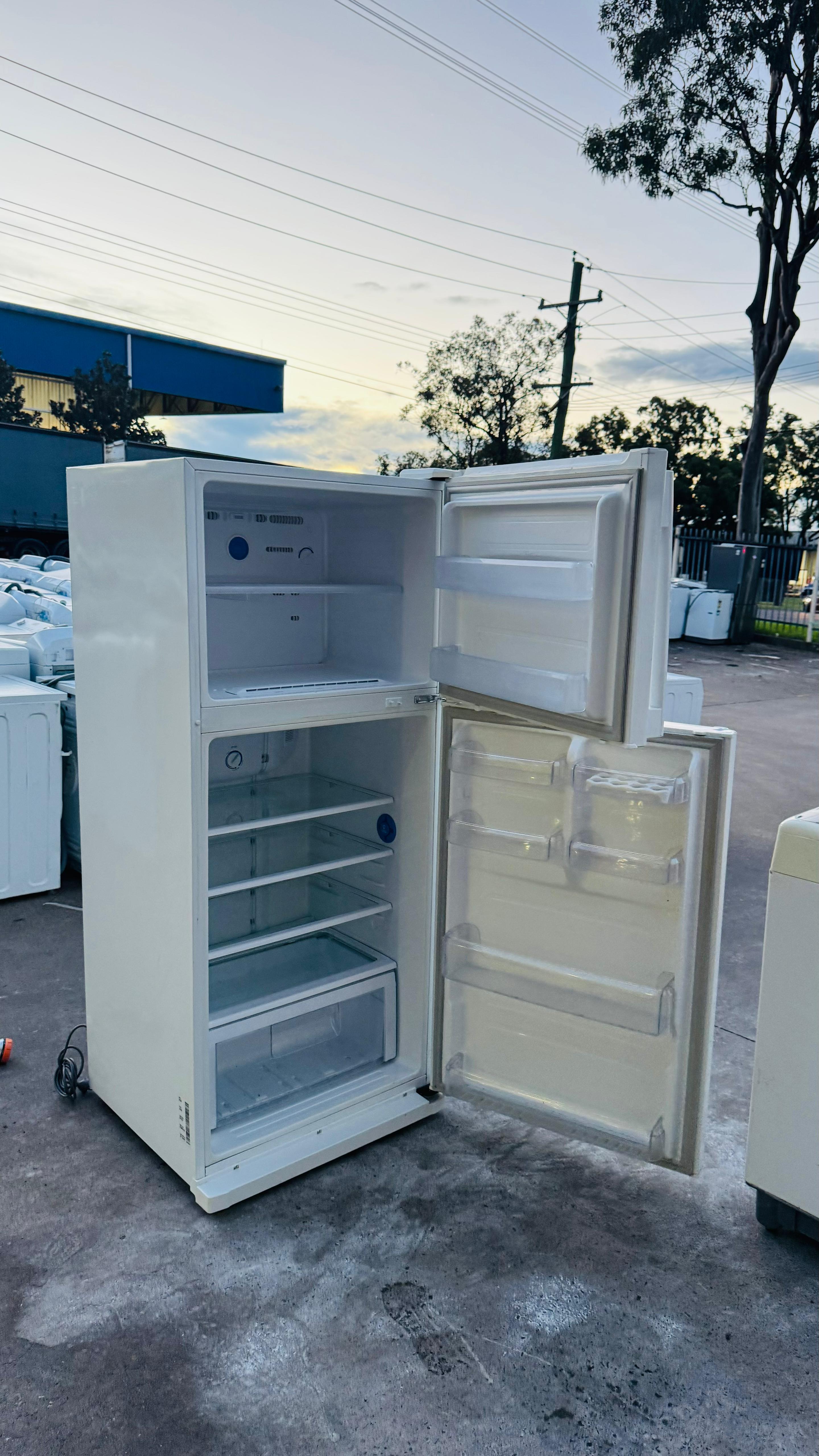 SAMSUNG 434 LITRES FRIDGE FREEZER