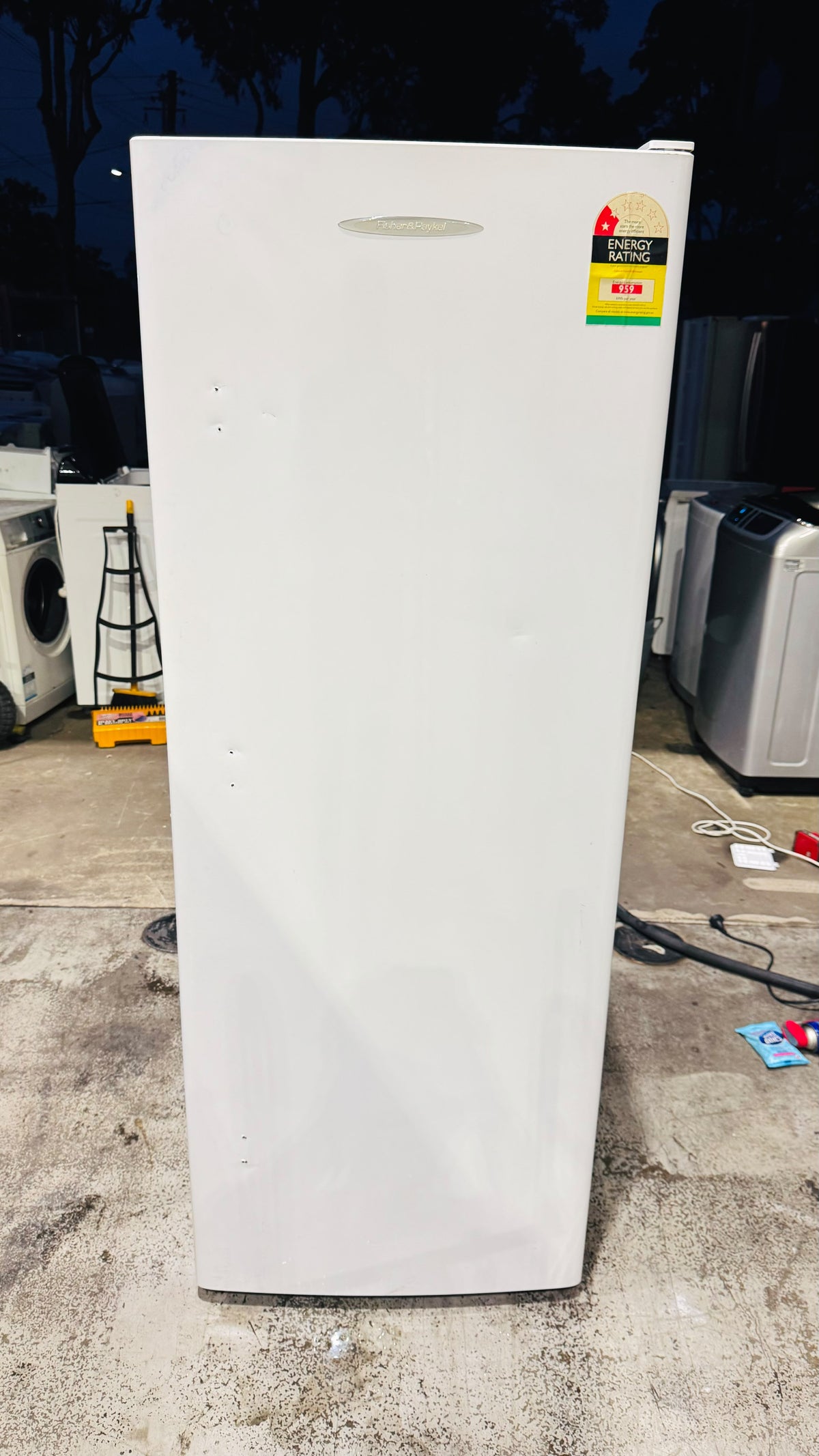 FISHER AND PAYKEL 389 LITRES FREEZER ONLY