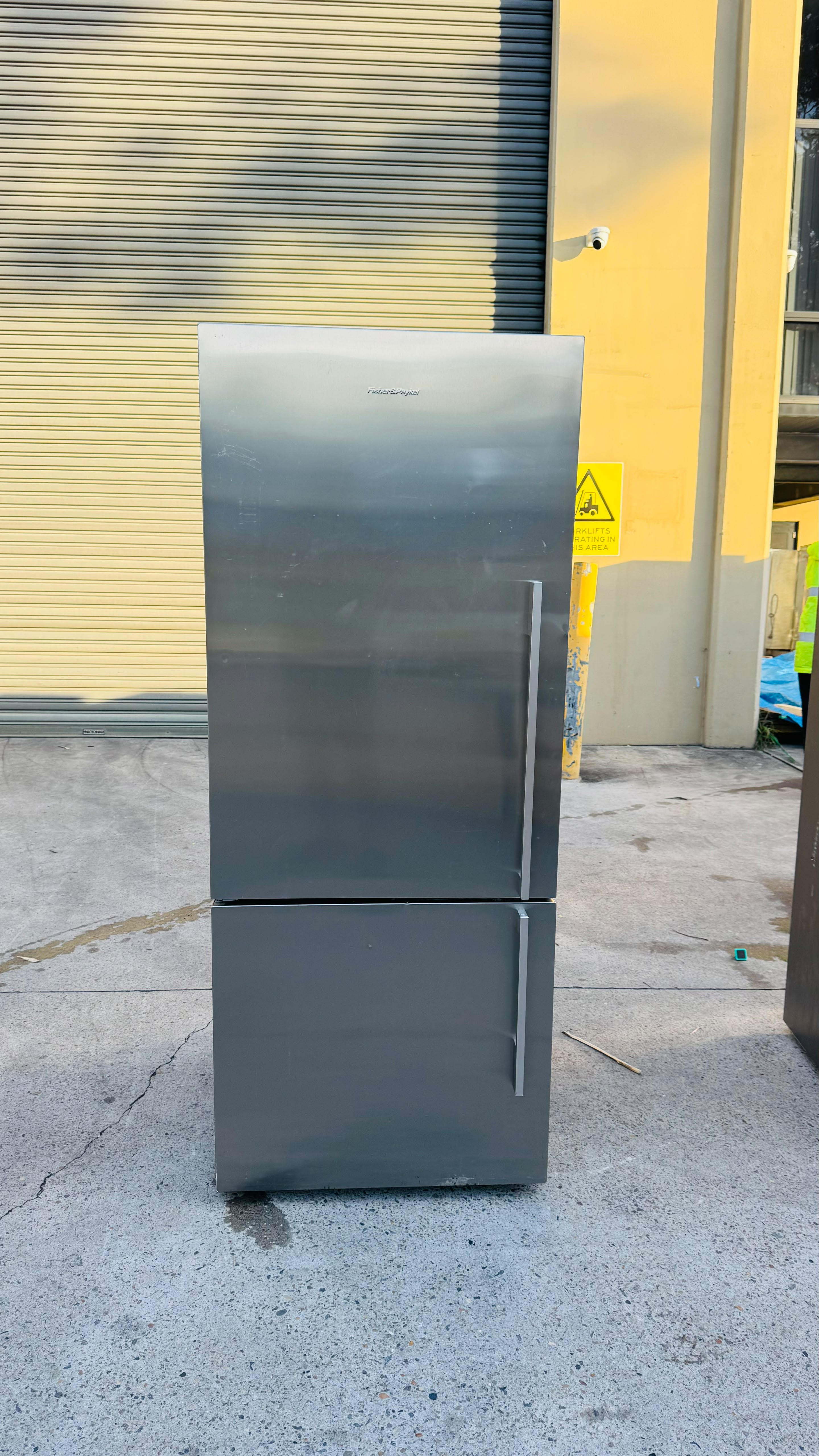 FISHER AND PAYKEL 442 LITRES FRIDGE FREEZER