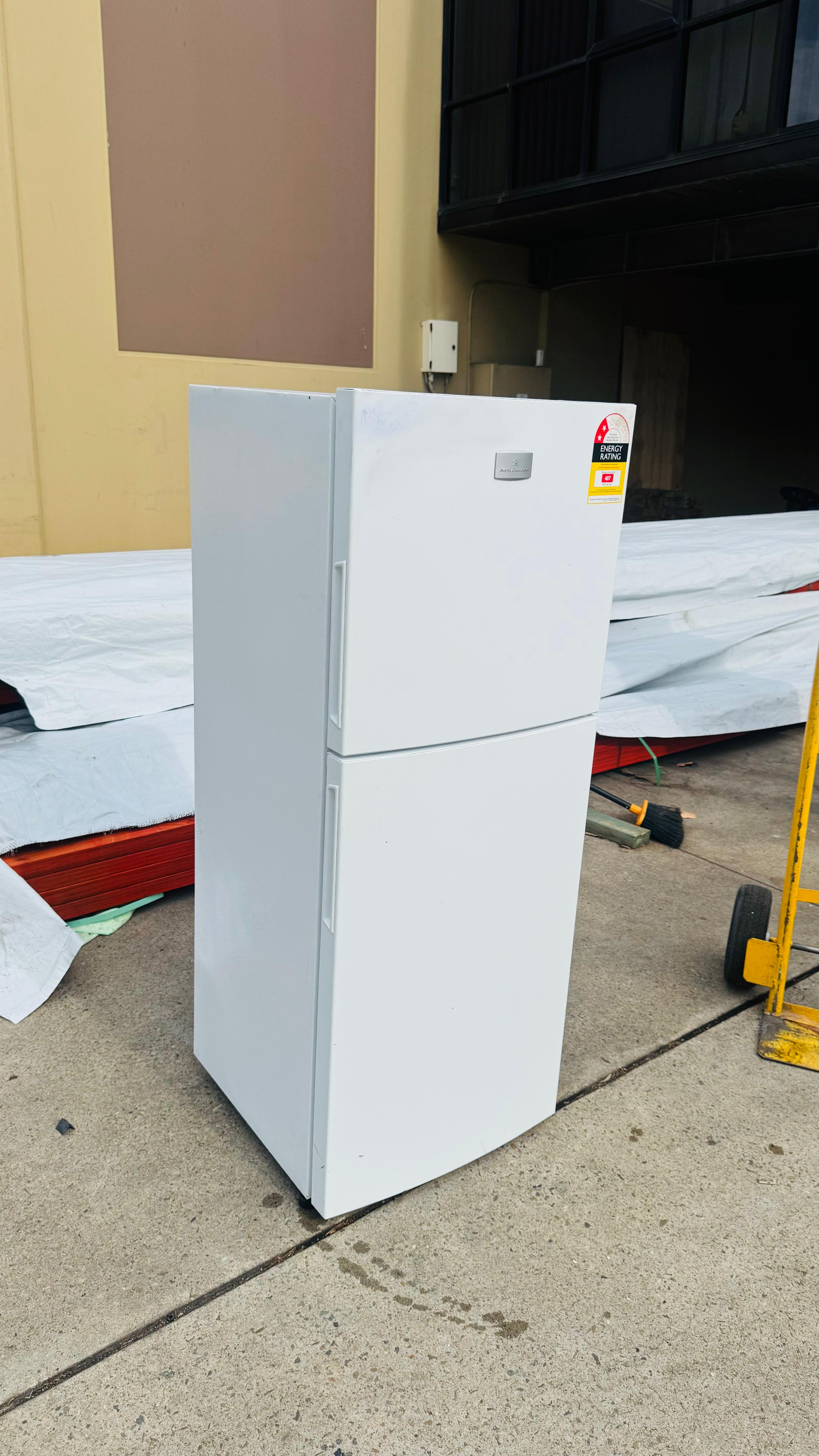 KELVINATOR 231 LITRES FRIDGE FREEZER
