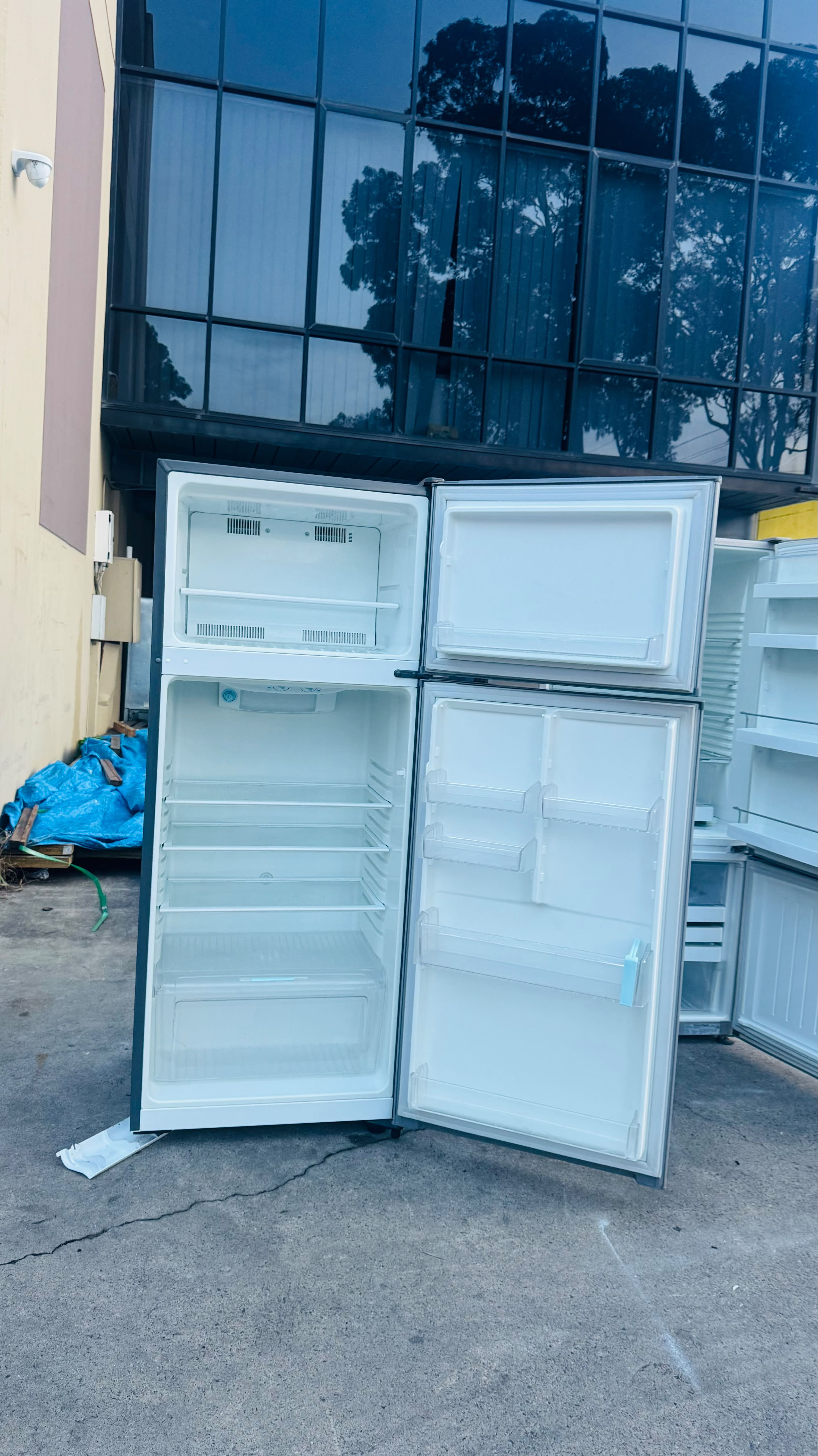SIMPSON 390 LITRES FRIDGE FREEZER