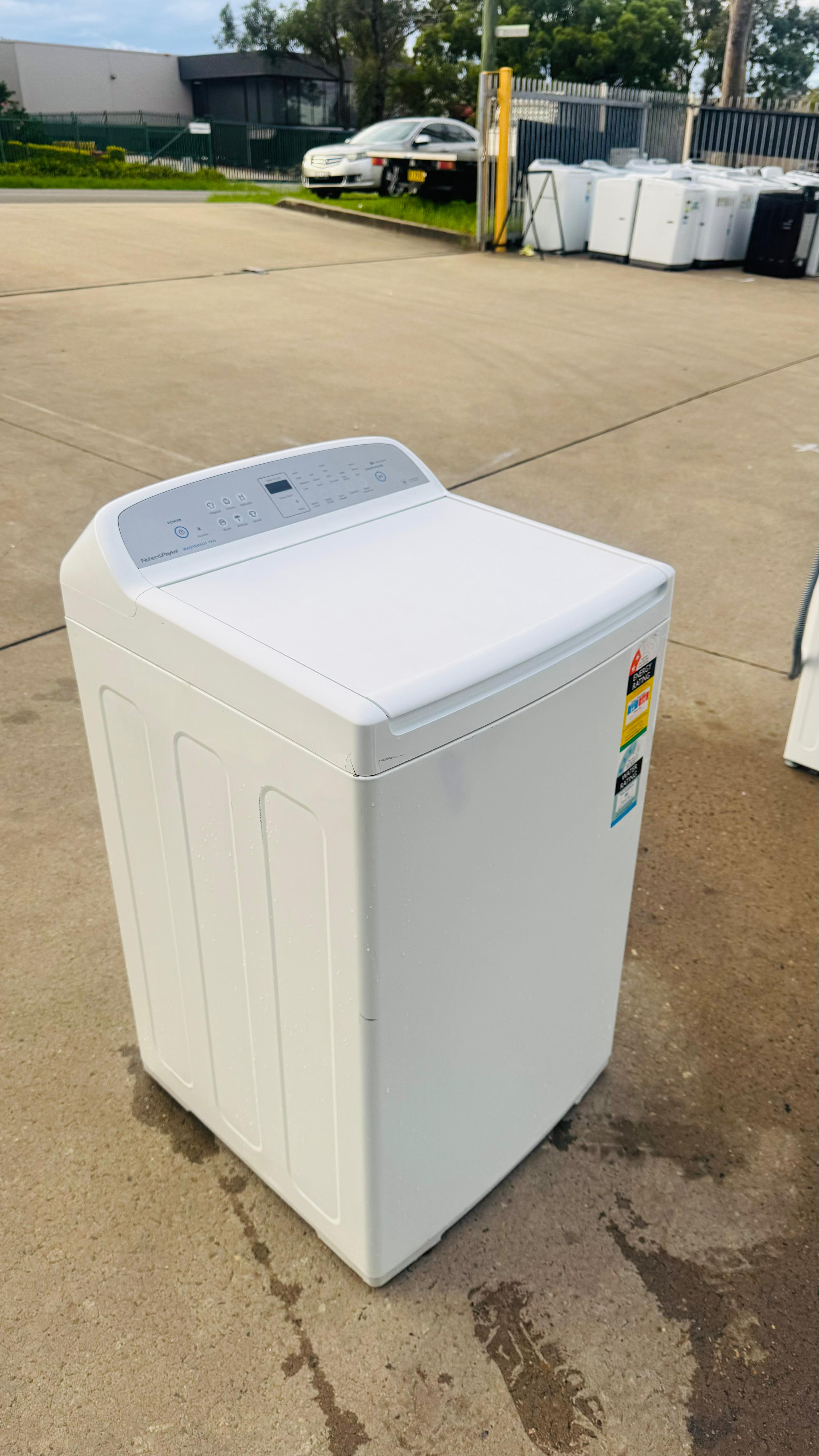 FISHER AND PAYKEL 7KGS TOP LOADER WASHING MACHINE