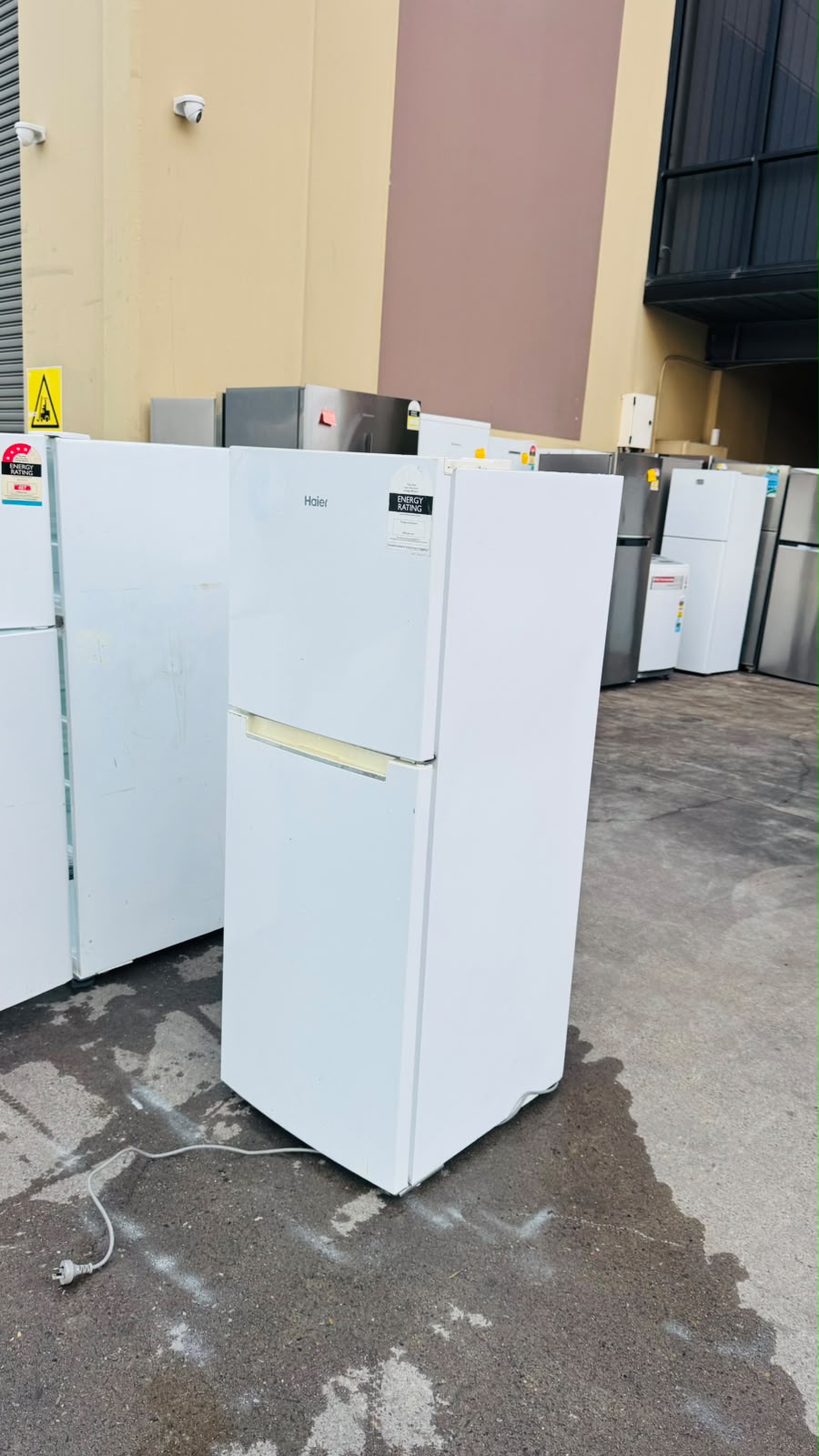 HAIER 220 LITRES FRIDGE FREEZER