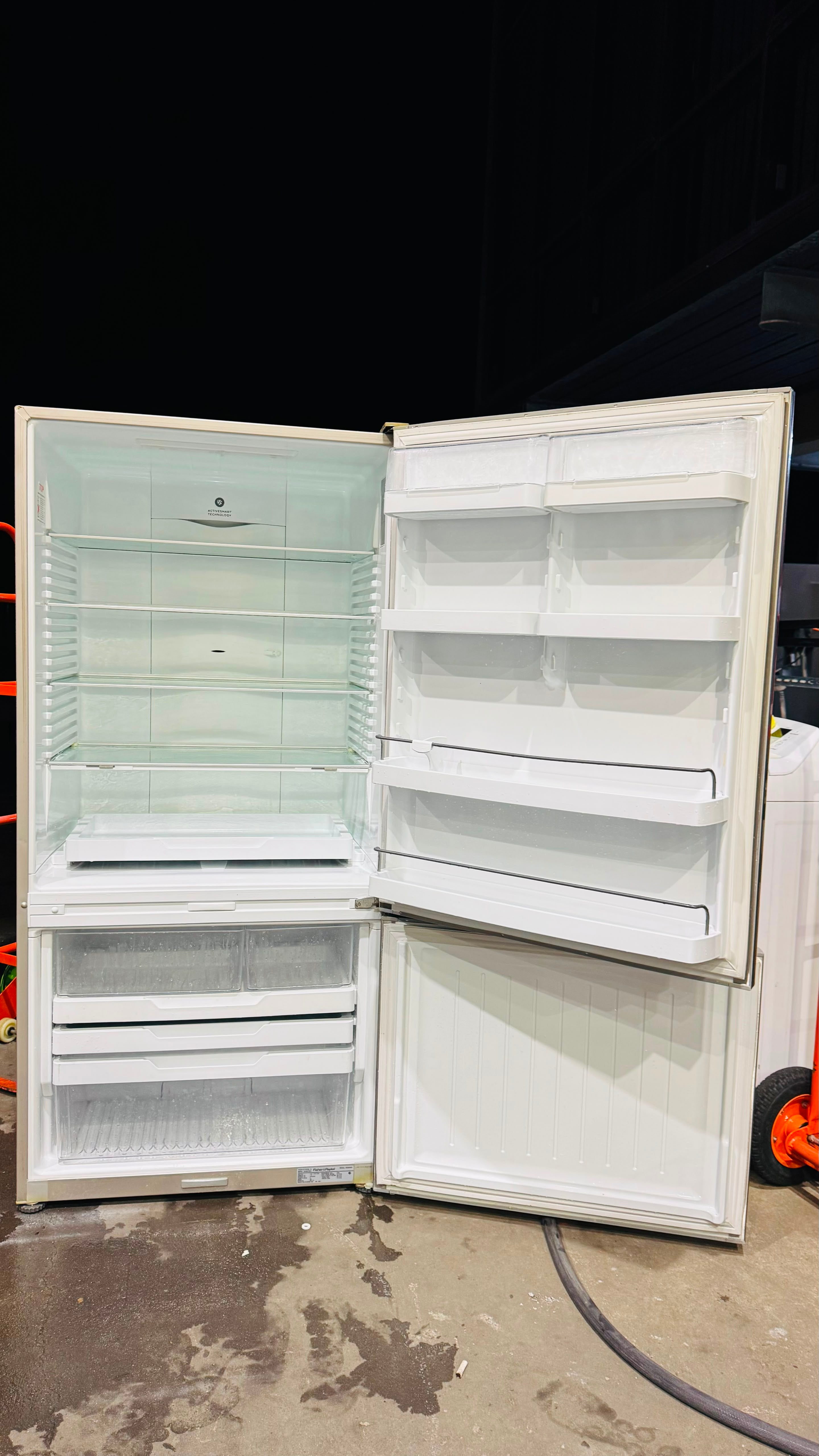 FISHER AND PAYKEL 519 LITRES FRIDGE FREEZER