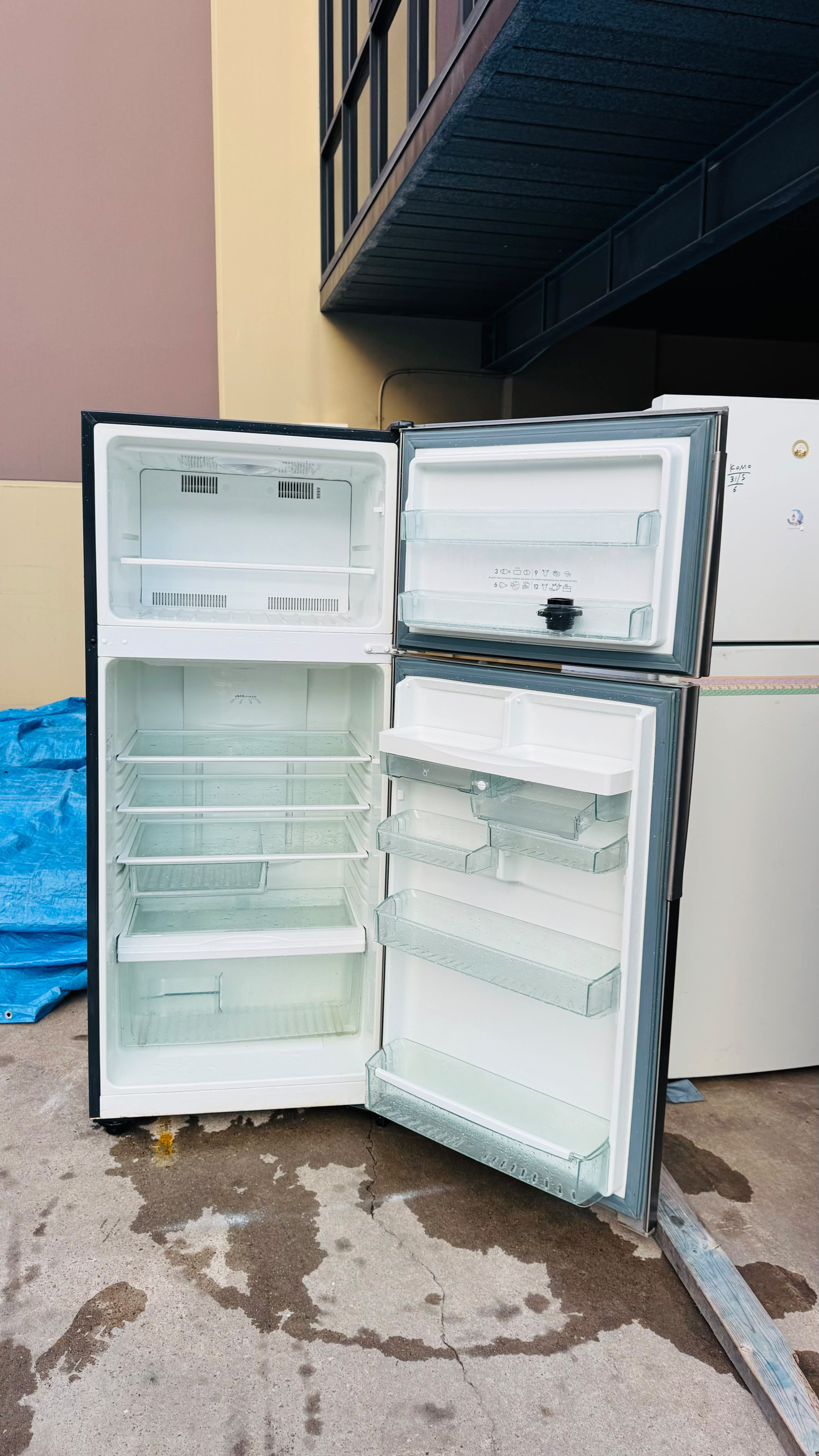 WESTINGHOUSE 416 LITRES FRIDGE FREEZER