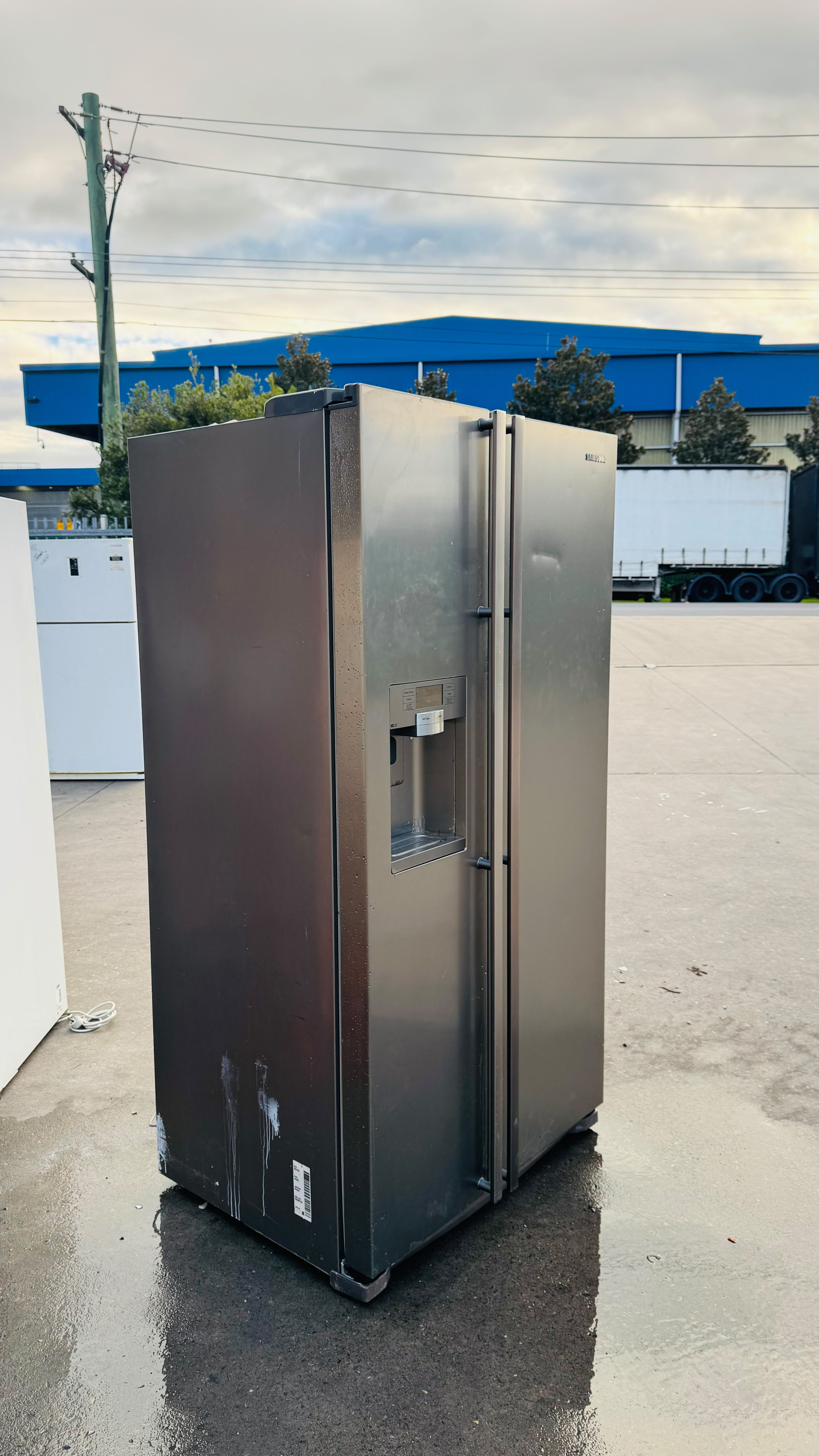 SAMSUNG 691 LITRES SIDE BY SIDE DOOR FRIDGE FREEZER