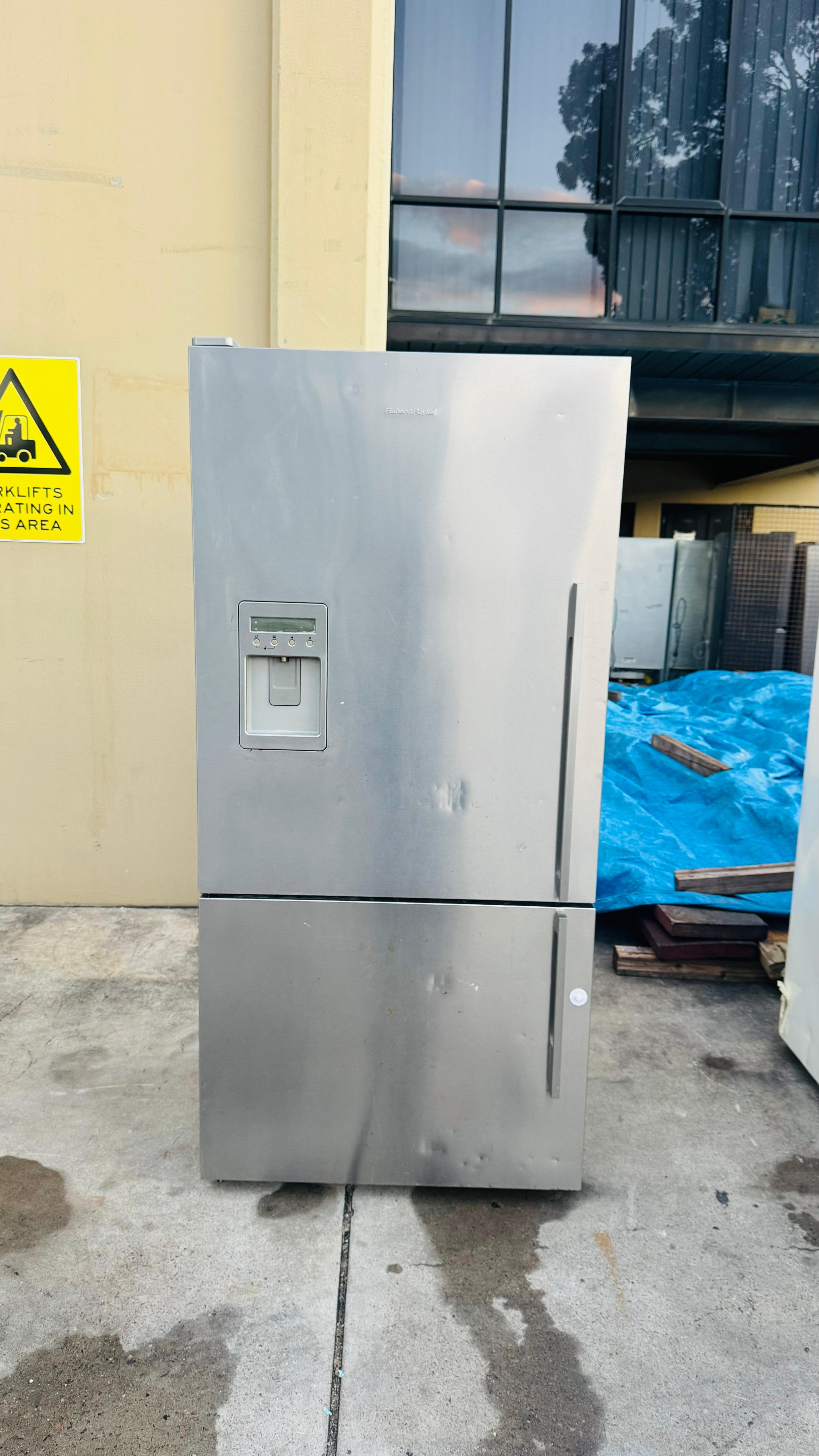 FISHER AND PAYKEL 519 LITRES FRIDGE FREEZER DISPLAY NOT WORKING CANT SENT TEMPRATURE