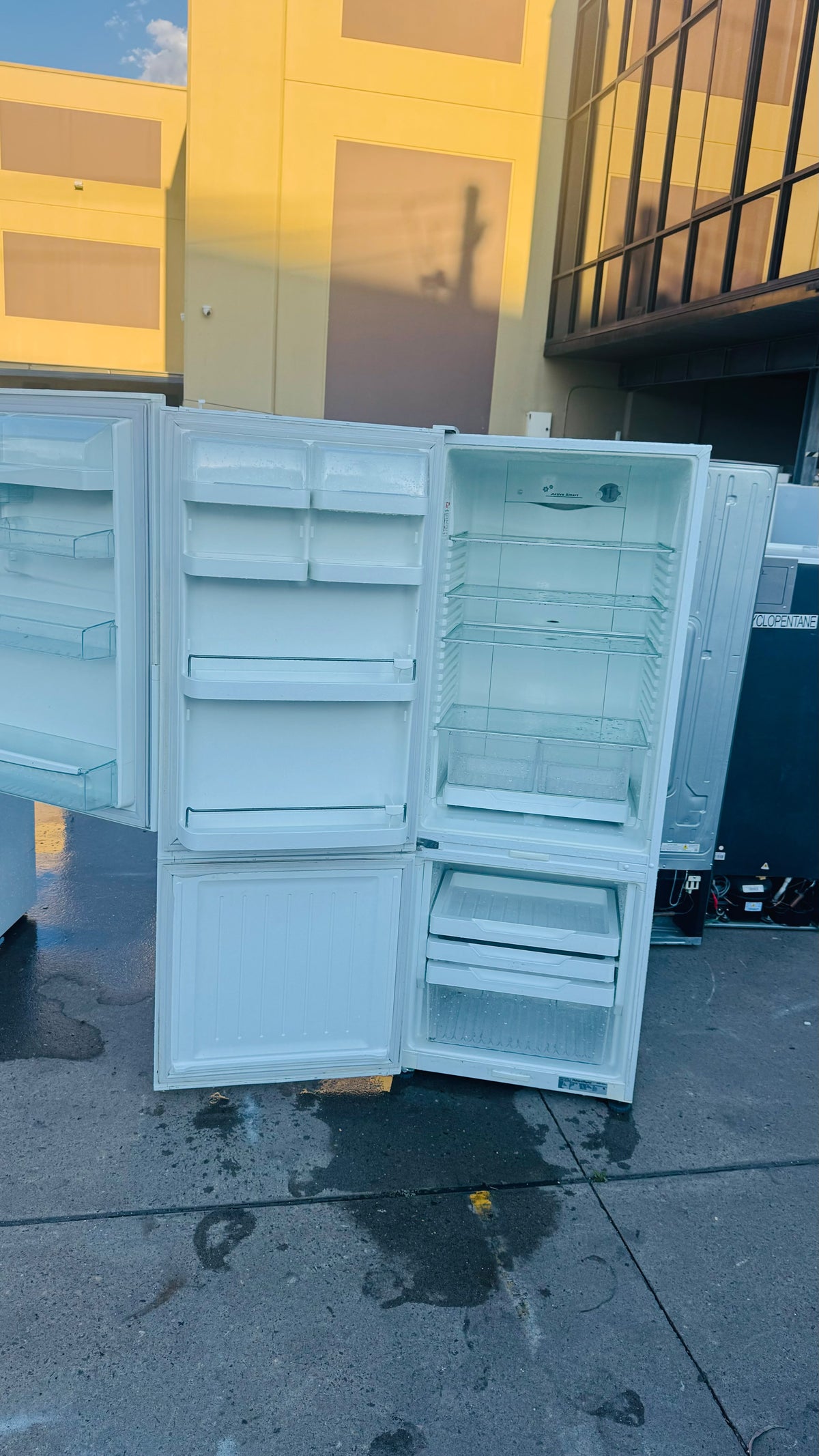 FISHER AND PAYKEL 404 LITRES FRIDGE FREEZER