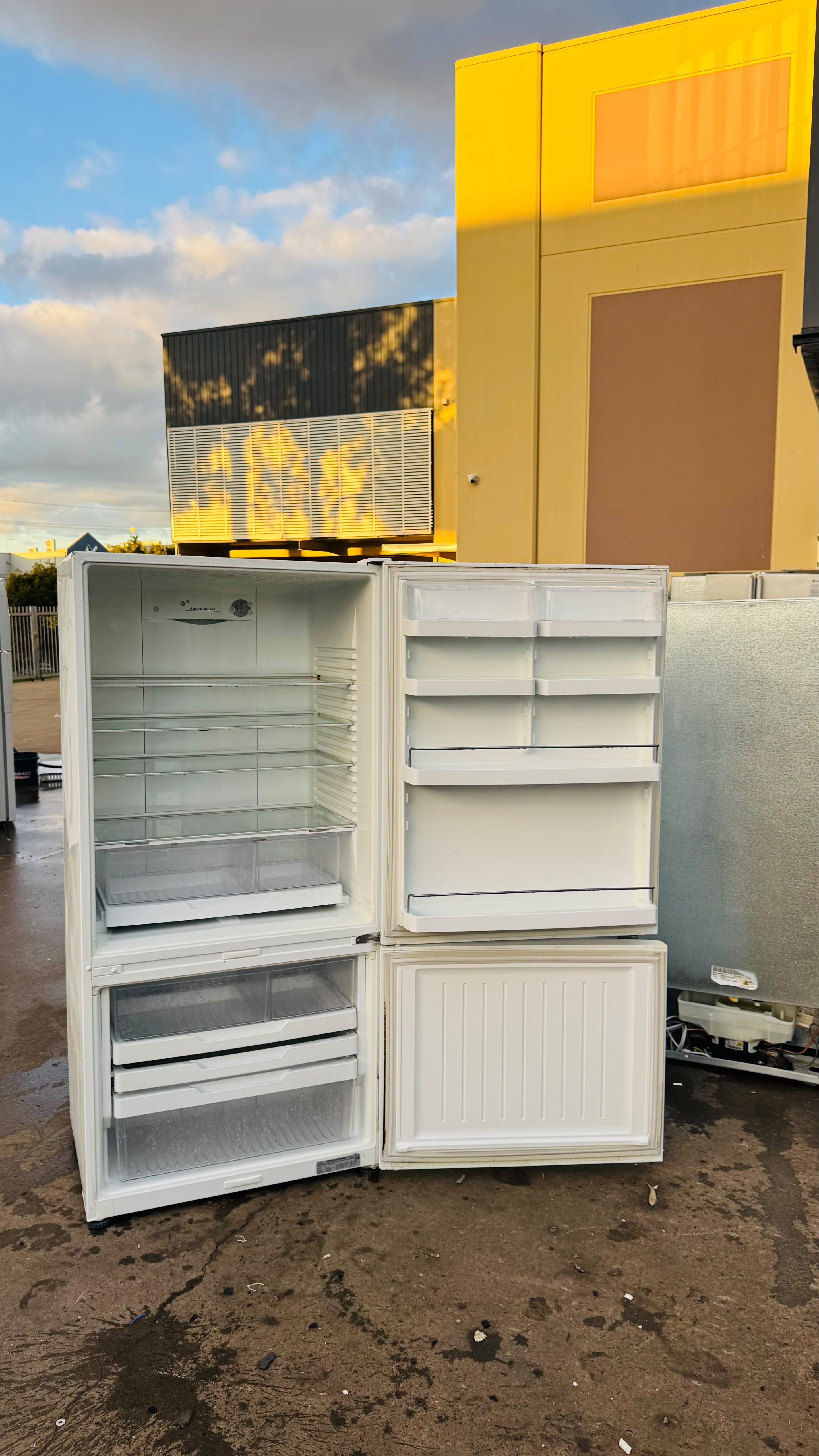 FISHER AND PAYKEL 519 LITRES FRIDGE FREEZER