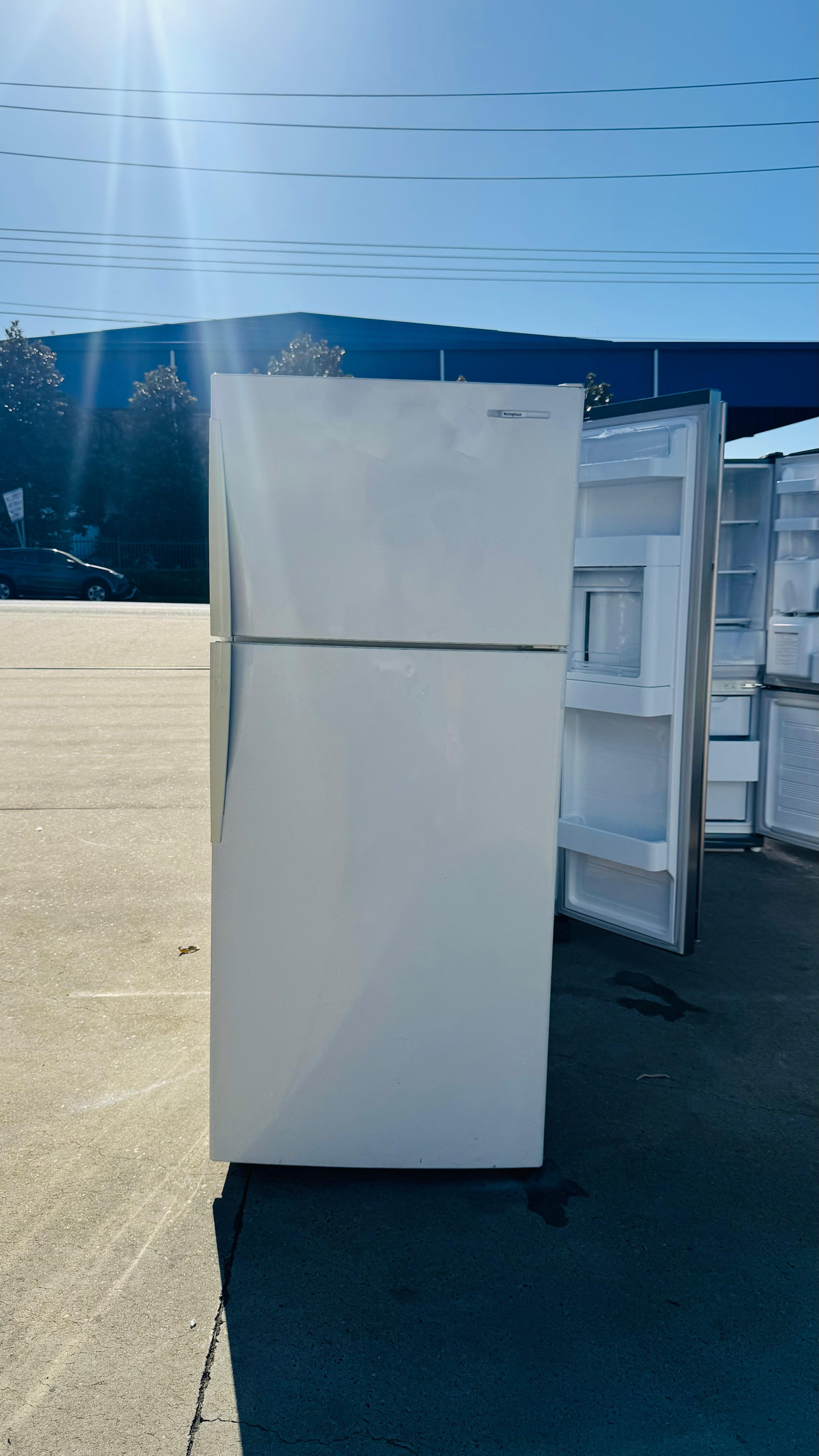 WESTINGHOUSE 420 LITRES FRIDGE FREEZER