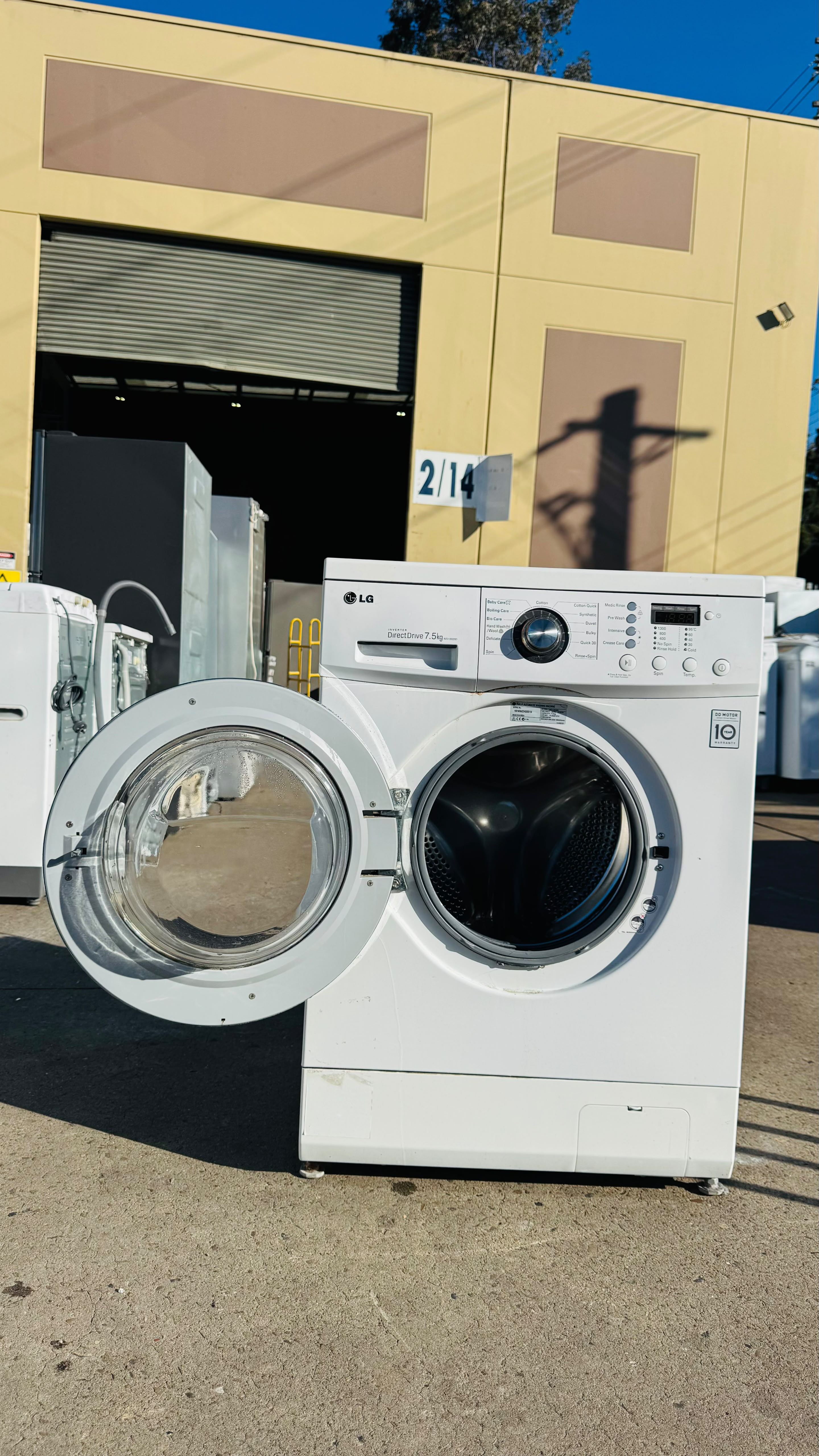 LG 7.5KGS FRONT LOADER WASHING MACHINE